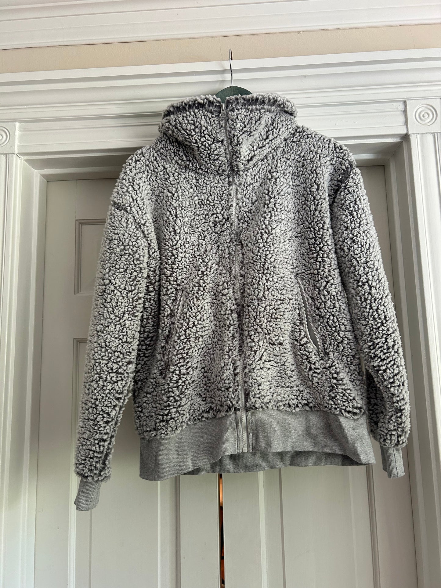 136 NWOT women’s Eddie Bauer fleece size L
