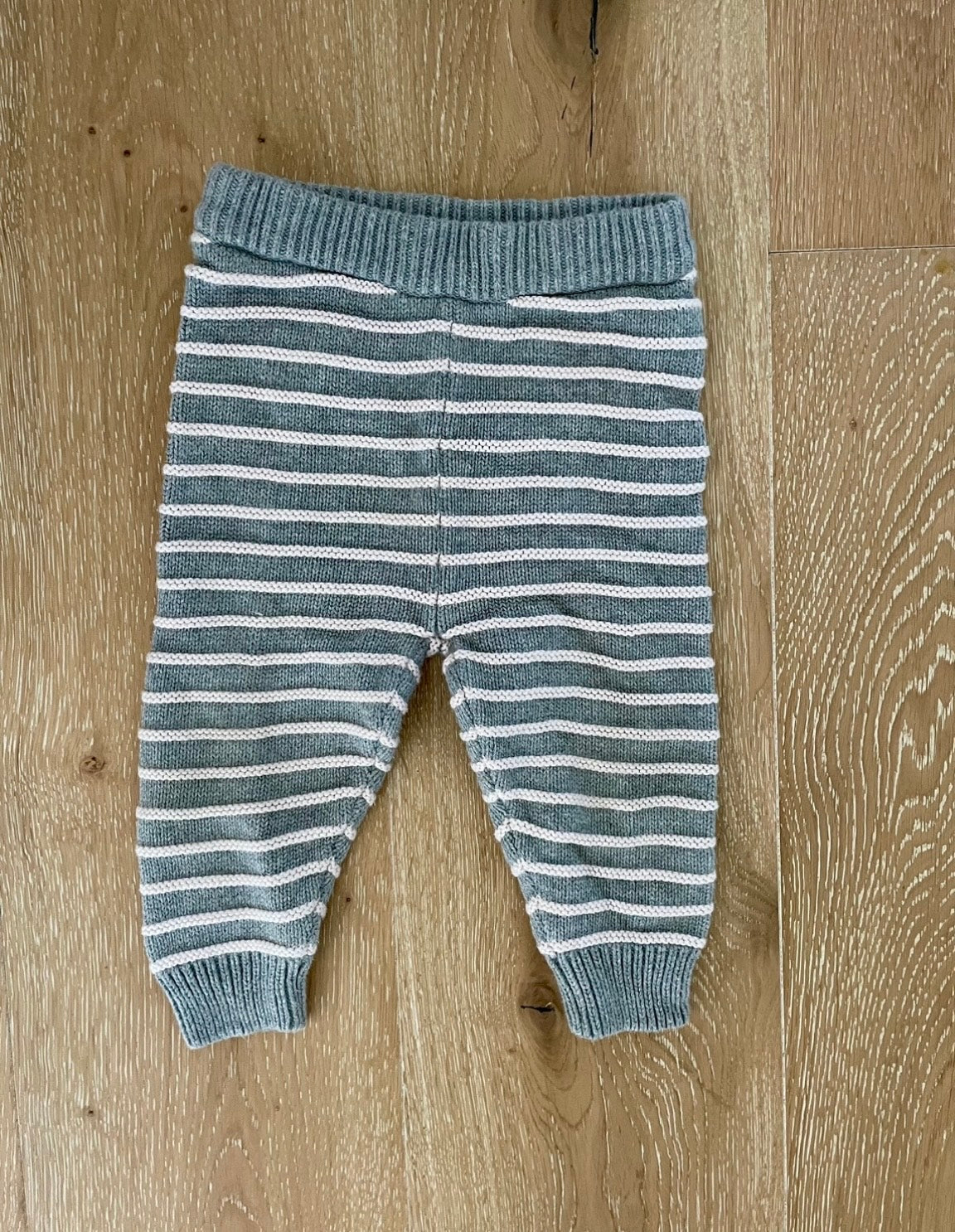 #222 Hanna Andersson Girls 12-18 Months Chunky Gray and Light Pink Sweater Wiggle Pants