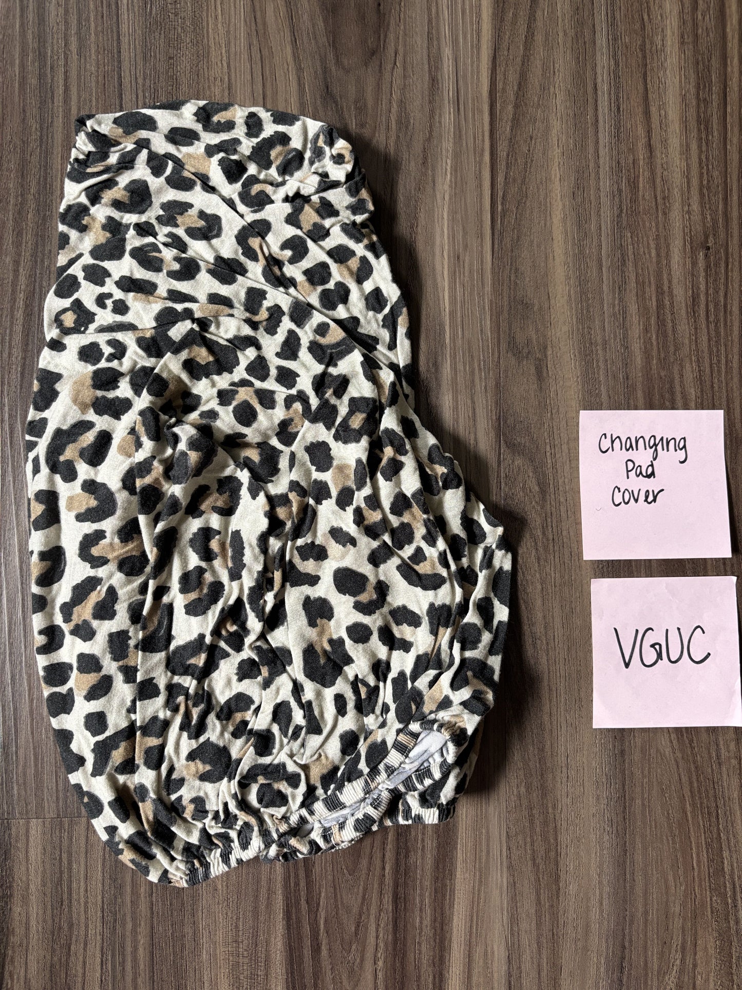 #138 - VGUC Bamboo (Milk + Coco) Cheetah Changing Pad Cover