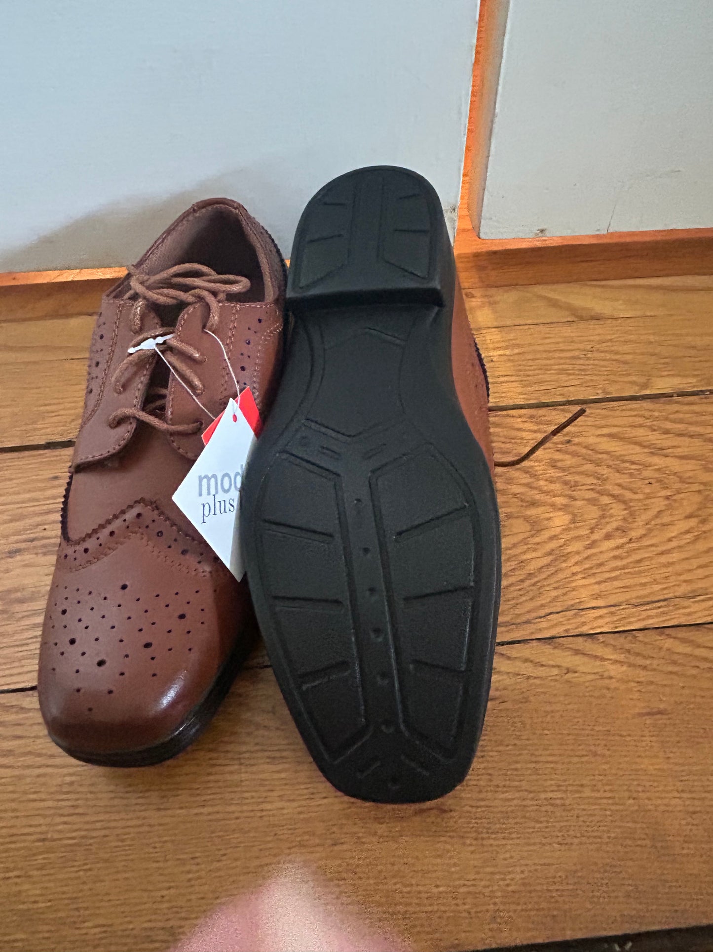 136 NWT Boys dress shoes size 3