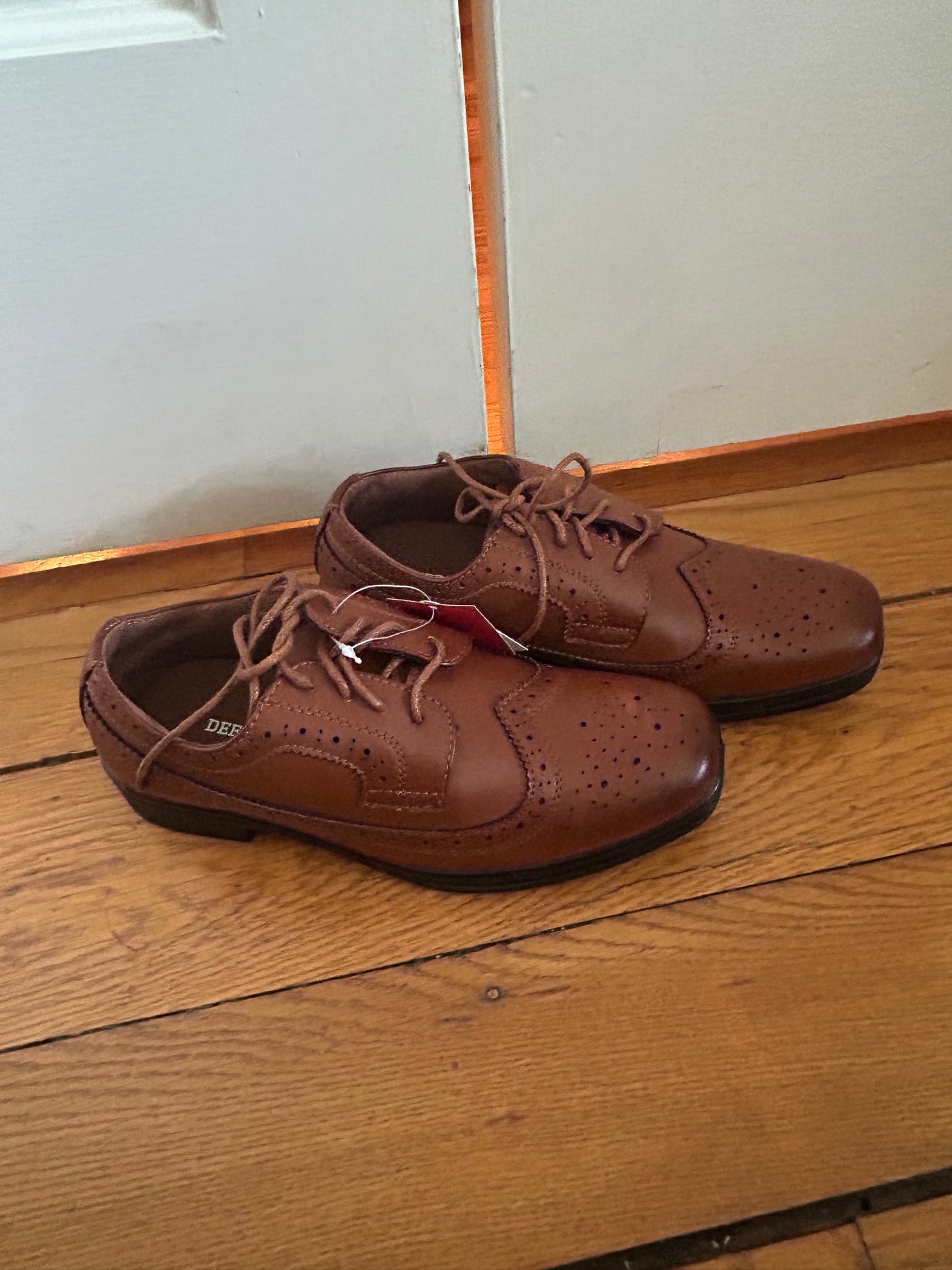 136 NWT Boys dress shoes size 3