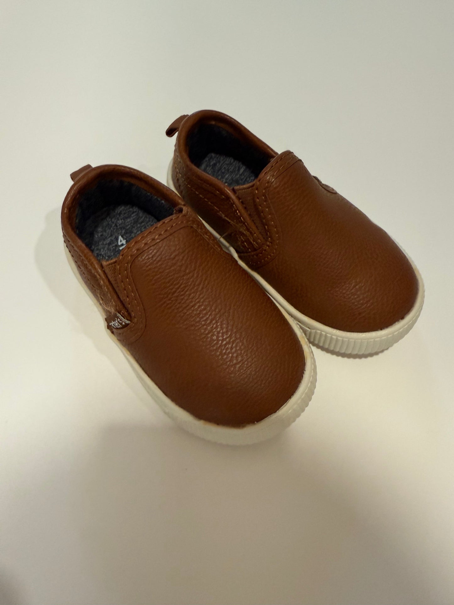 #50 • Boys • Carter’s • 4 • NWOT