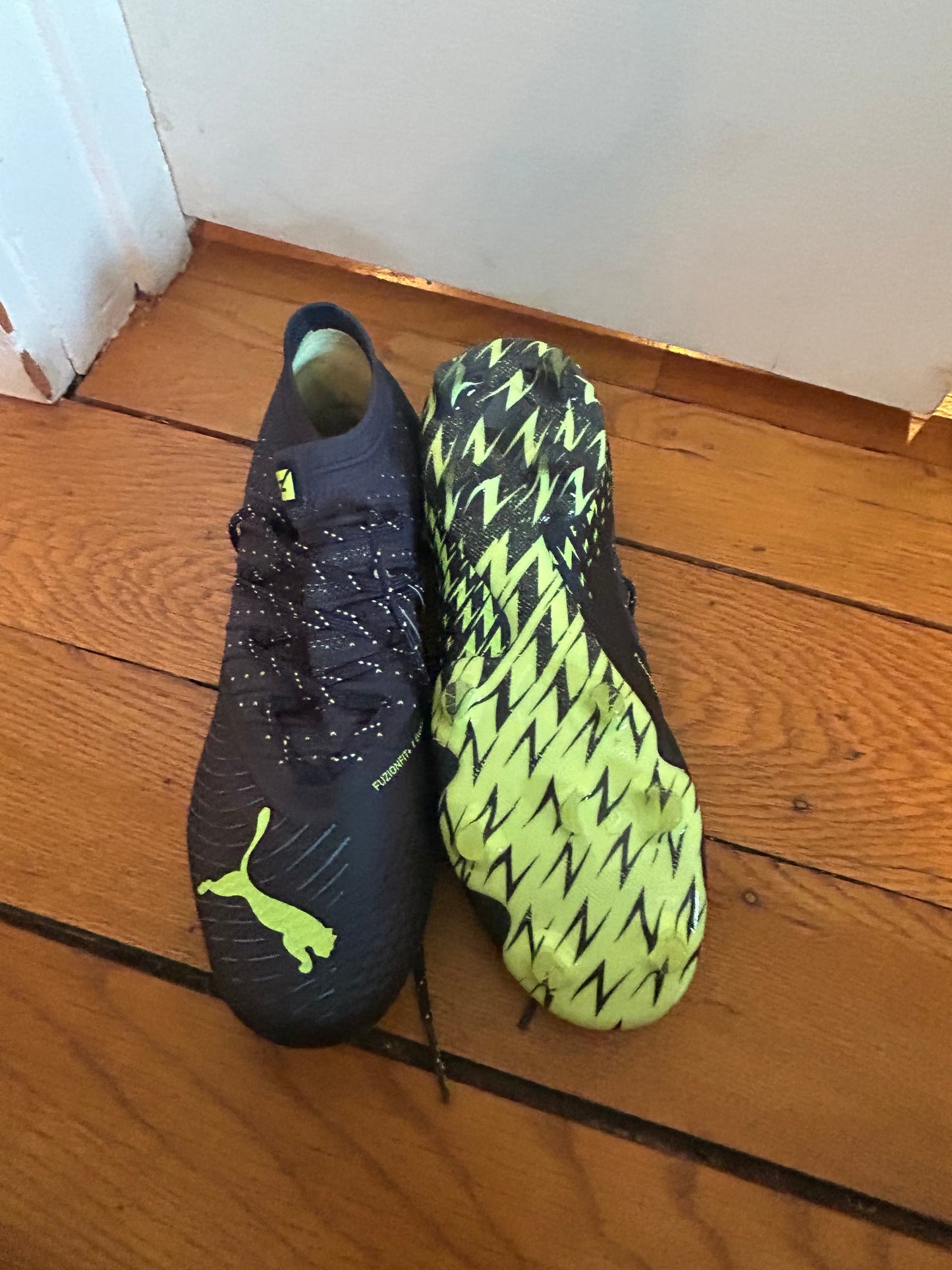 136 NWT Puma Cleats size 6.5
