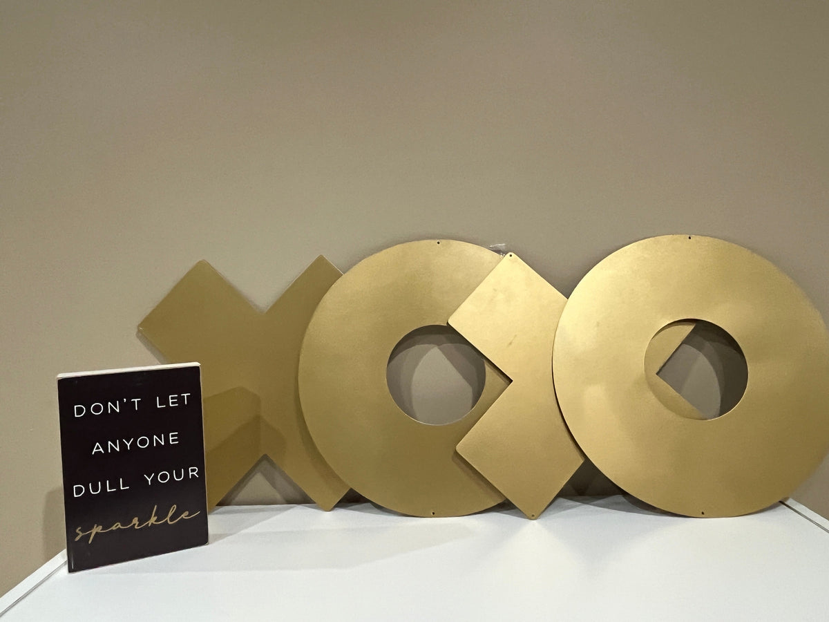 135 Wall hanging room decor XOXO, and desk sign