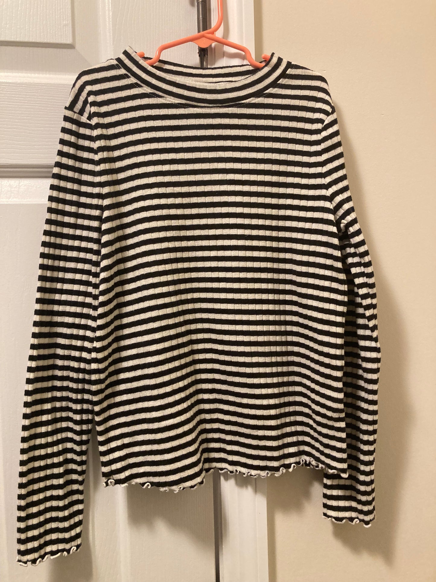 Seller #57 Girls 10/12 Cat & Jack mock turtleneck