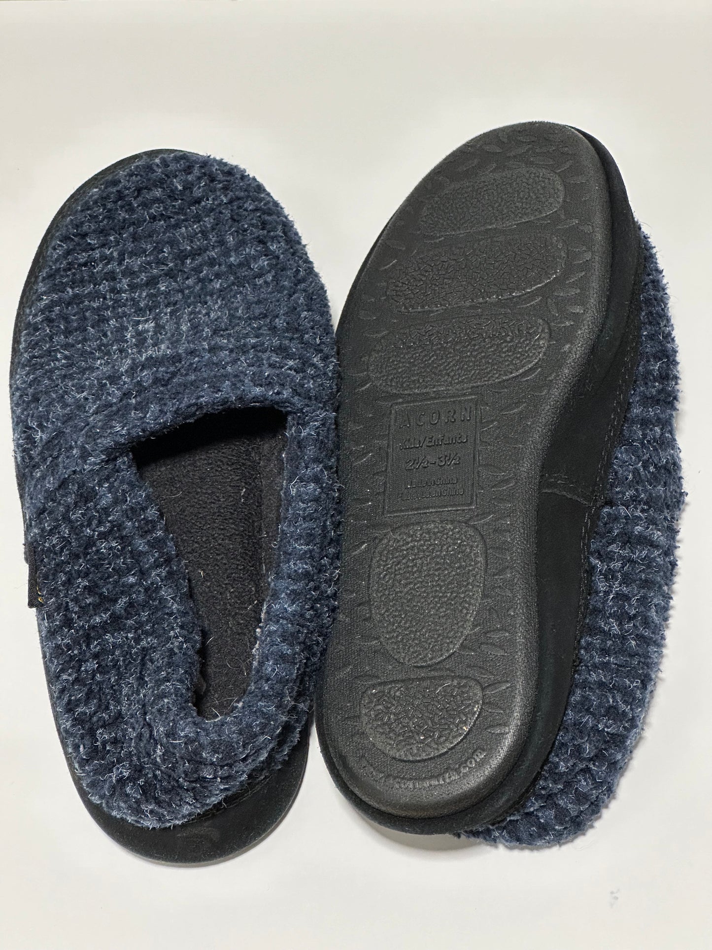 #186 Acorn Hard-Soled Slippers - kids 2.5-3.5 - EUC