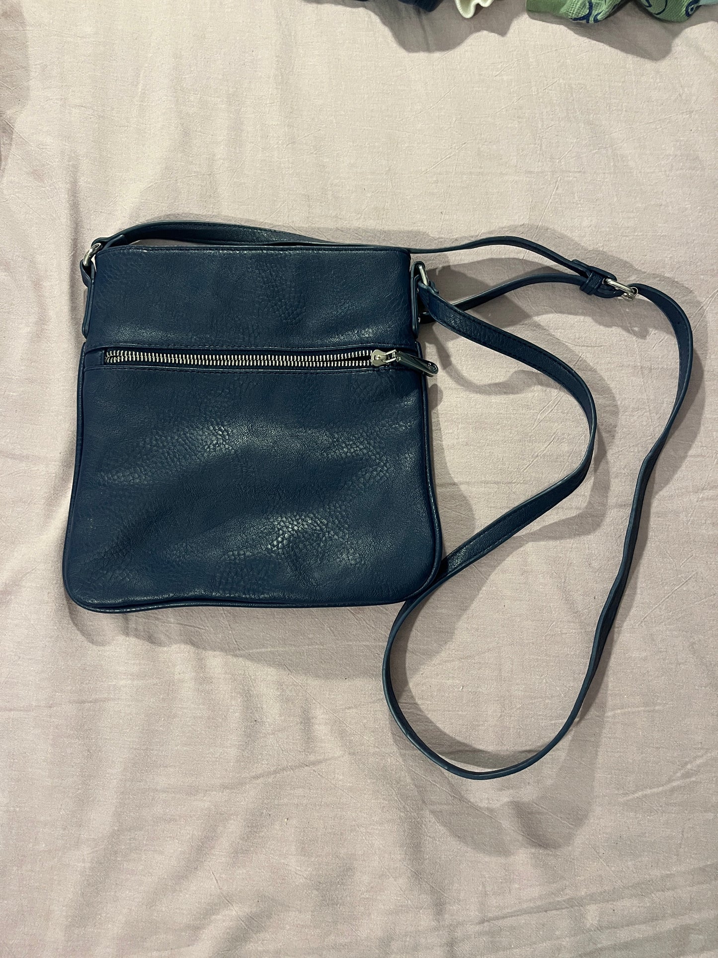 #211 REDUCED Navy Cross Body Purse