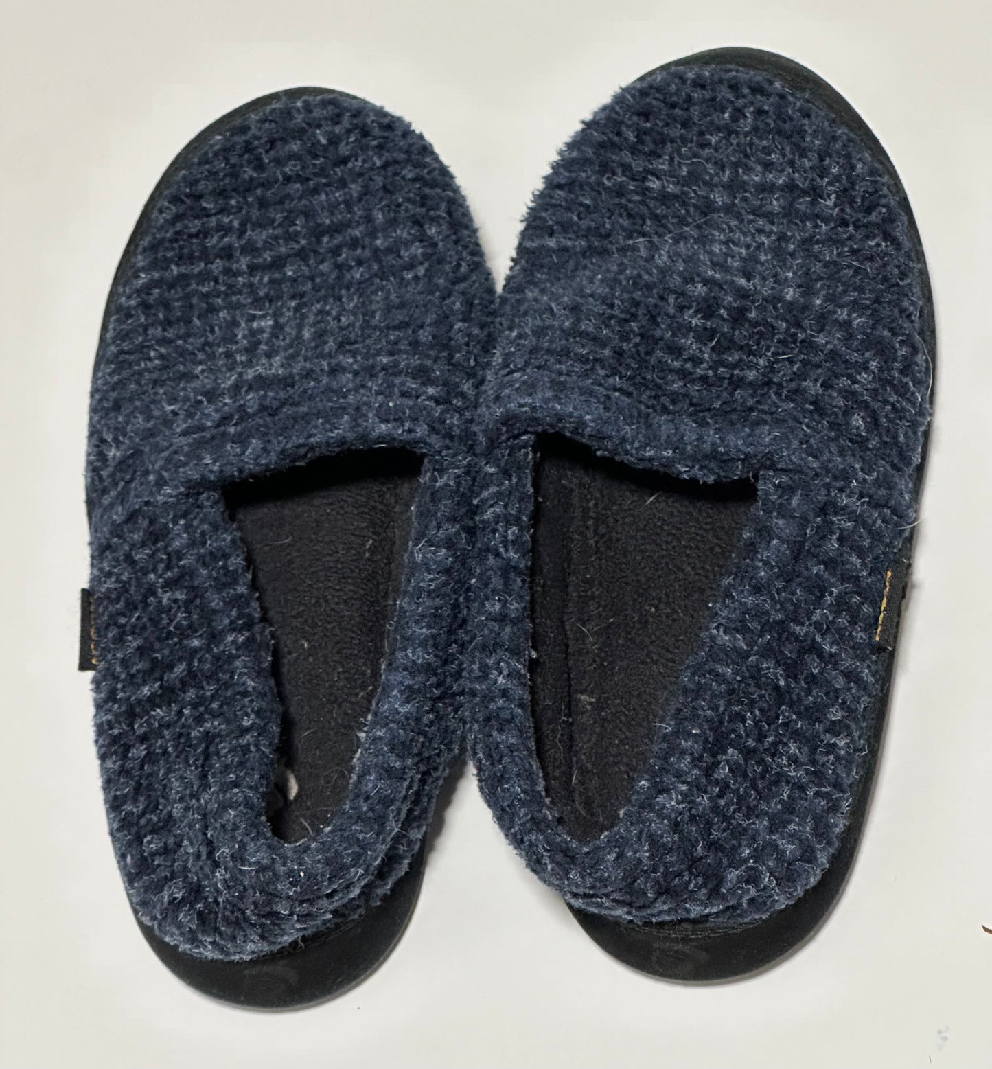 #186 Acorn Hard-Soled Slippers - kids 2.5-3.5 - EUC