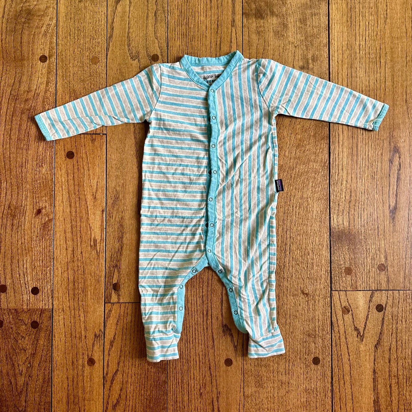 #95 EUC Boys Patagonia Blue and Gray Striped Romper, size 12-18 months