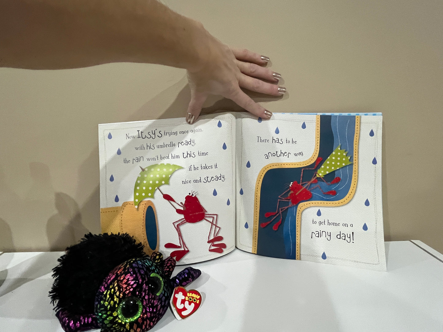 137 TY spider beanie boo and Itsy Bitsy Spider Book, both items LN