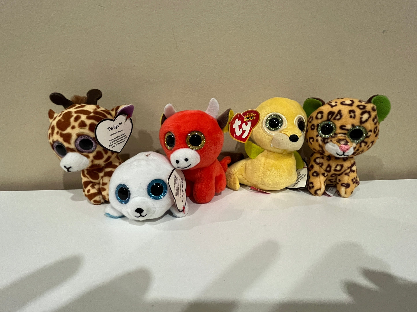 137 TY mini beanie boo animals (10 animals total) 9 beanie boos and 1 bonus otter. (2 pictures), LN