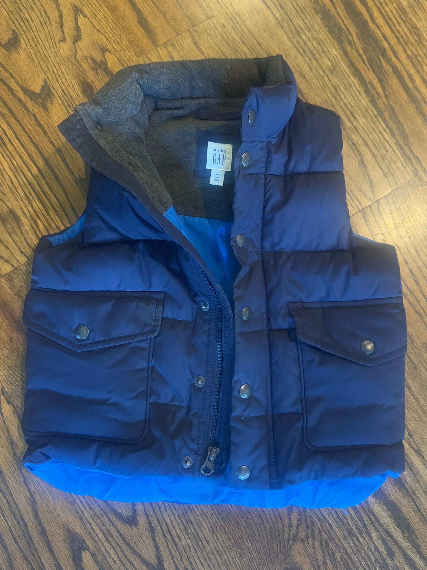 Seller #172 Baby Gap Boys Navy Puffer Vest Size 4