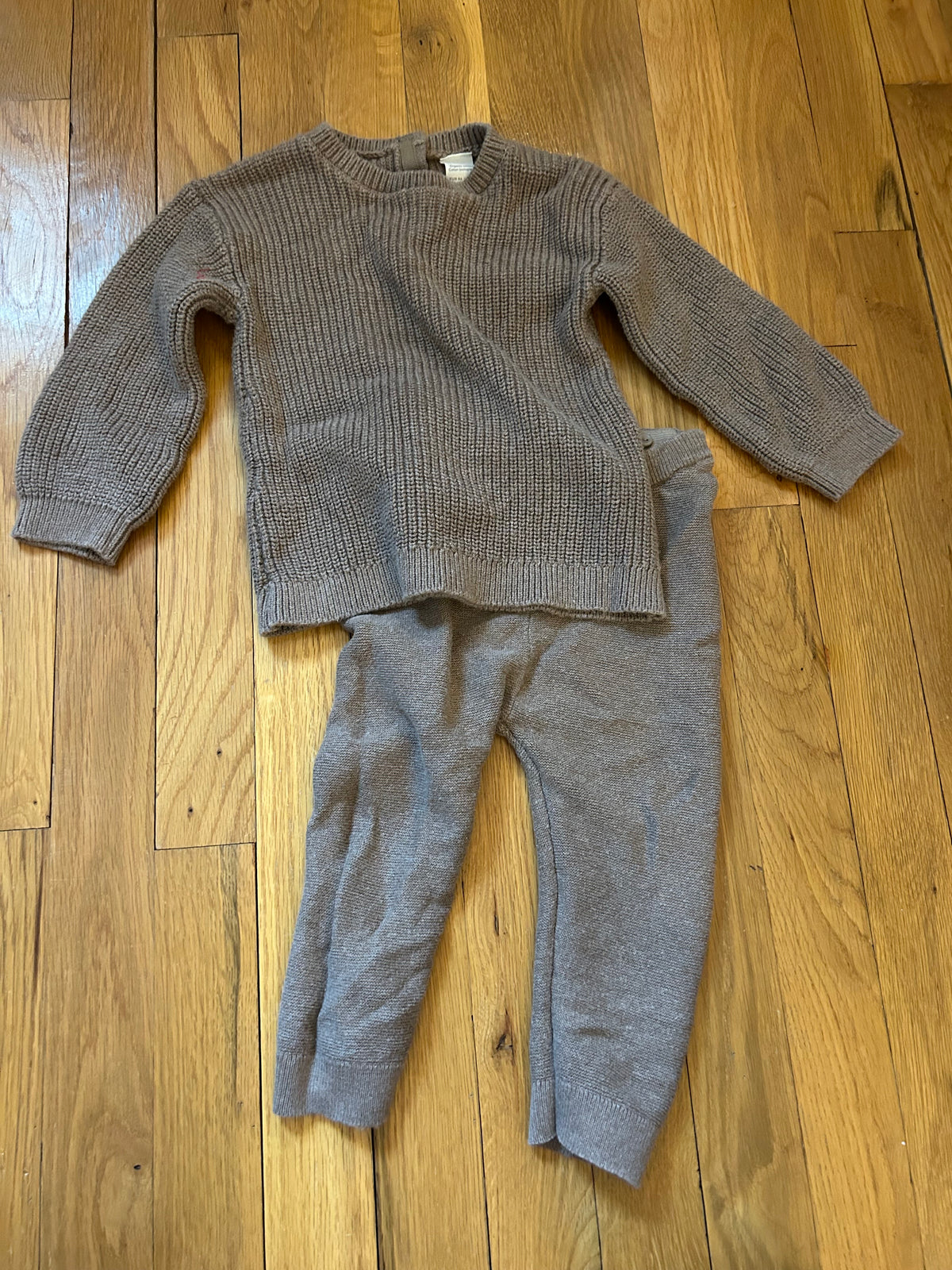 Seller 128 - H&M Boys Sweater Outfit Set 18M