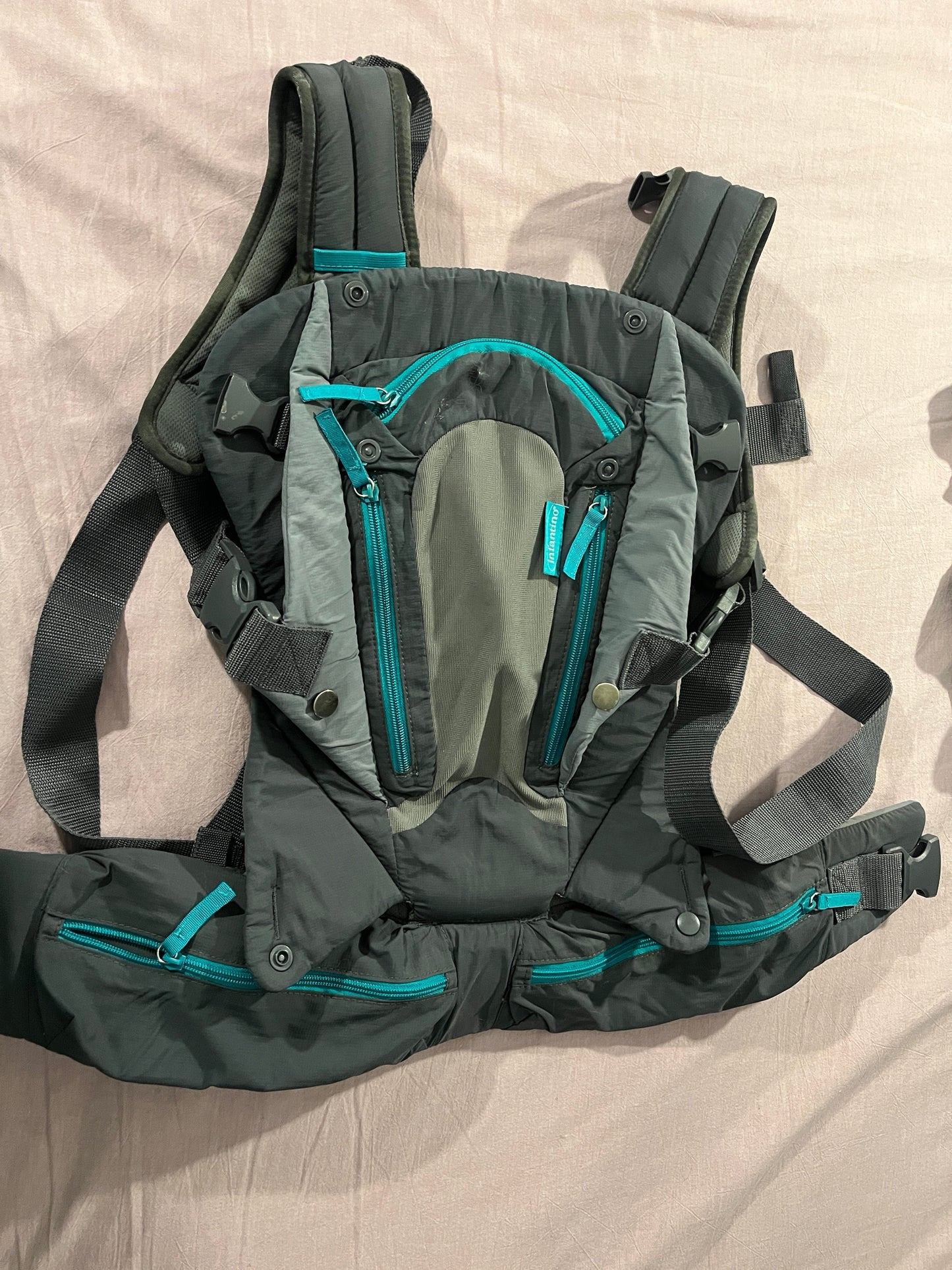 #211 REDUCED Infantino 4 in 1 Structured Baby Carrier