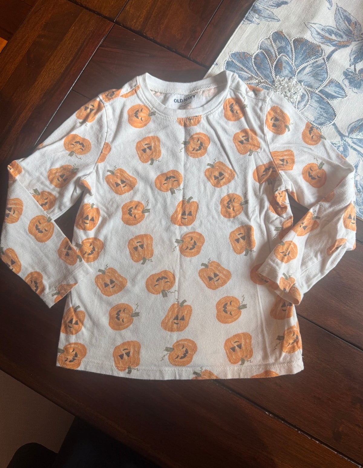 #51 5T Old Navy Jack o Lantern Pumpkin Shirt