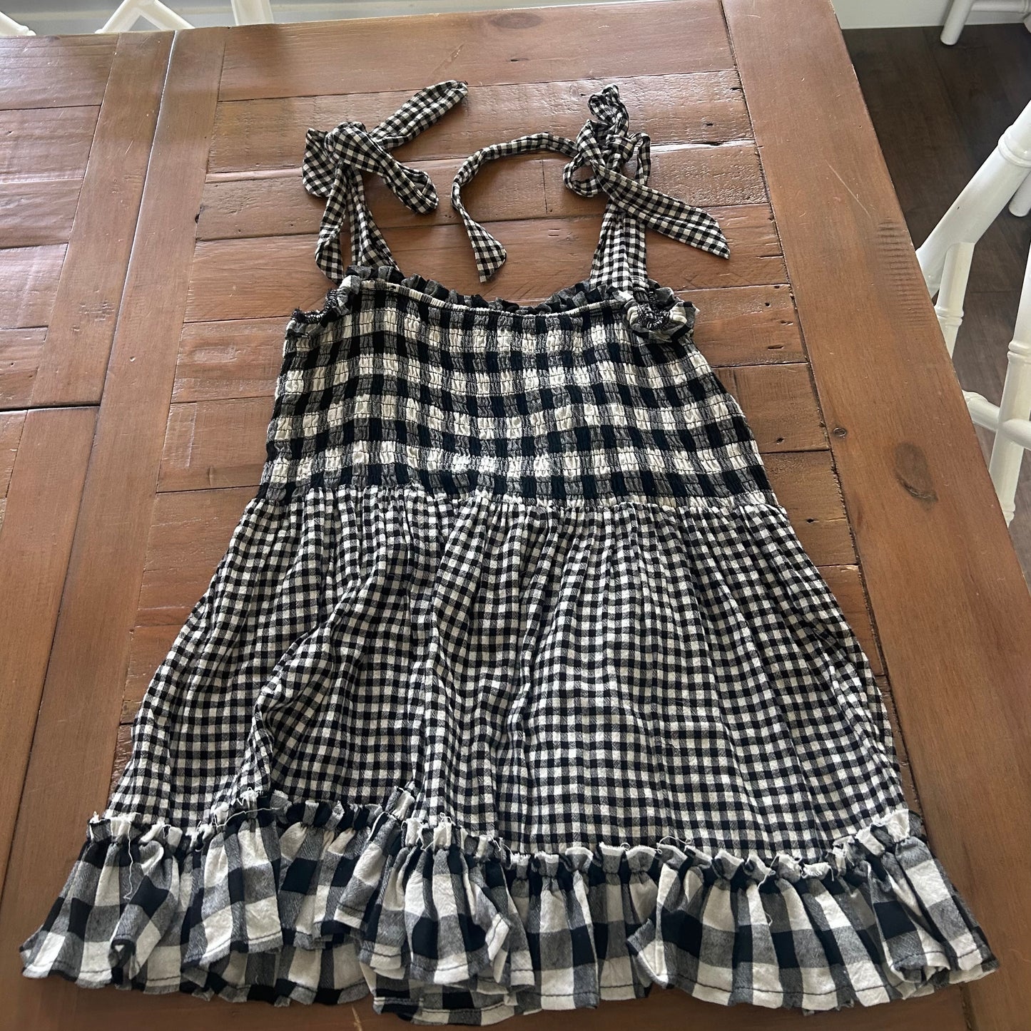 137 black and white tie shoulder top Size Small bought from a boutique
