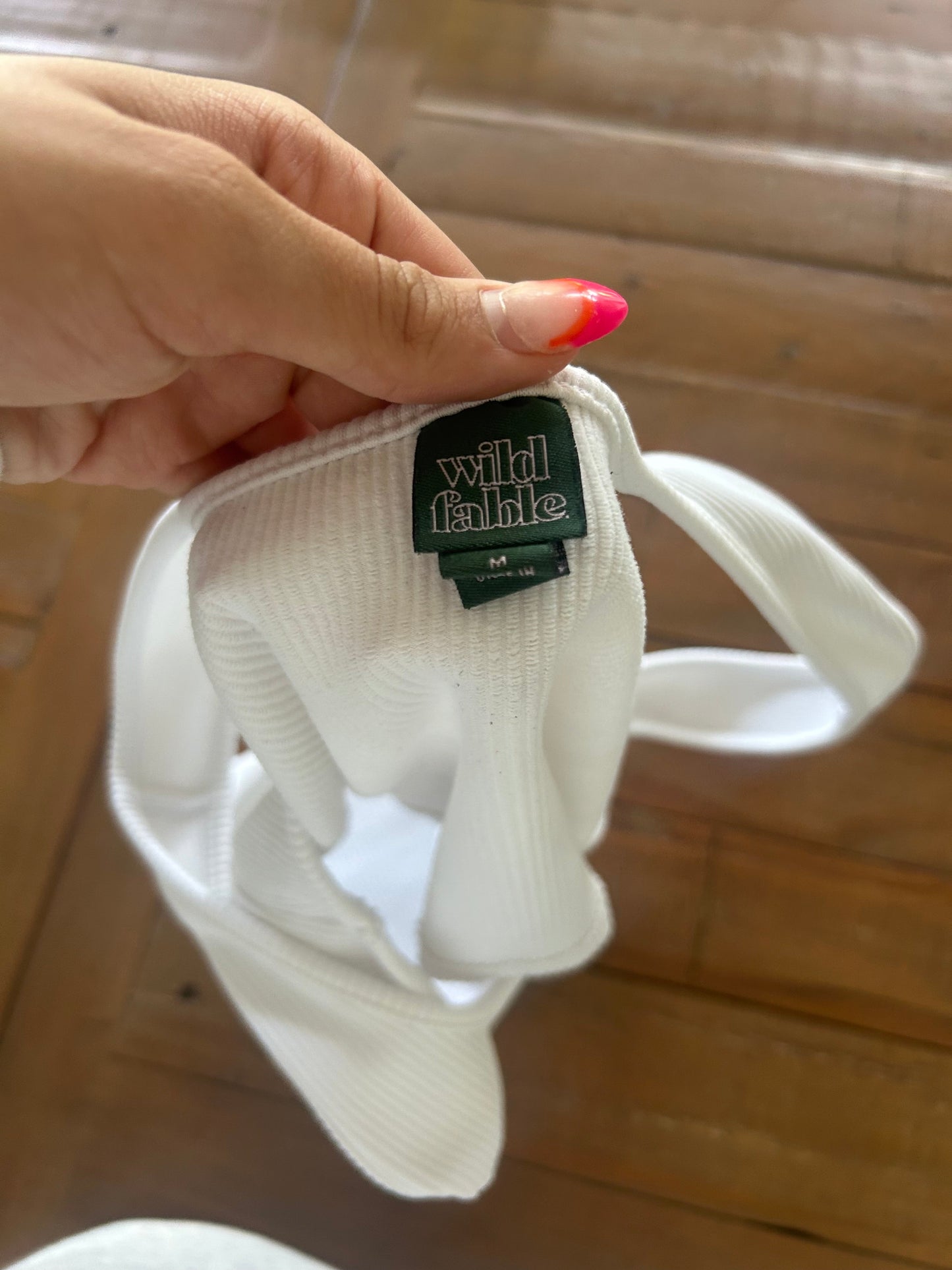 137 White women's/ Junior's M tank top