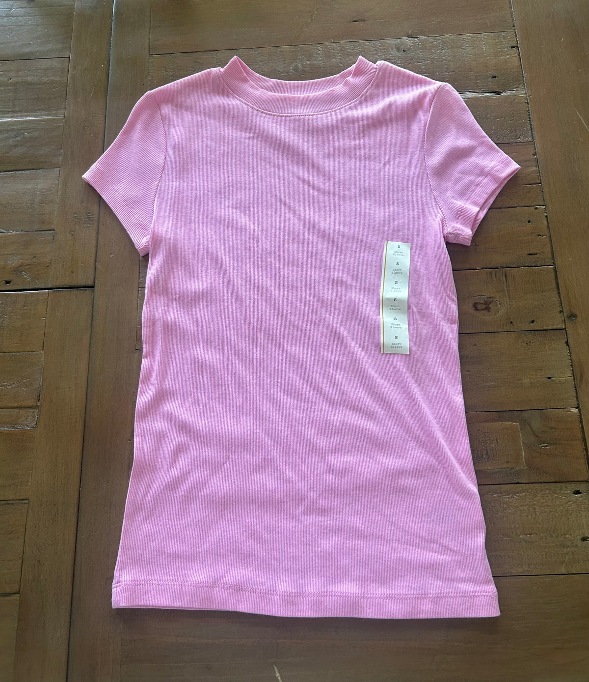 135 Target brand basic pink tee, BNWT, Size Small, crew neck