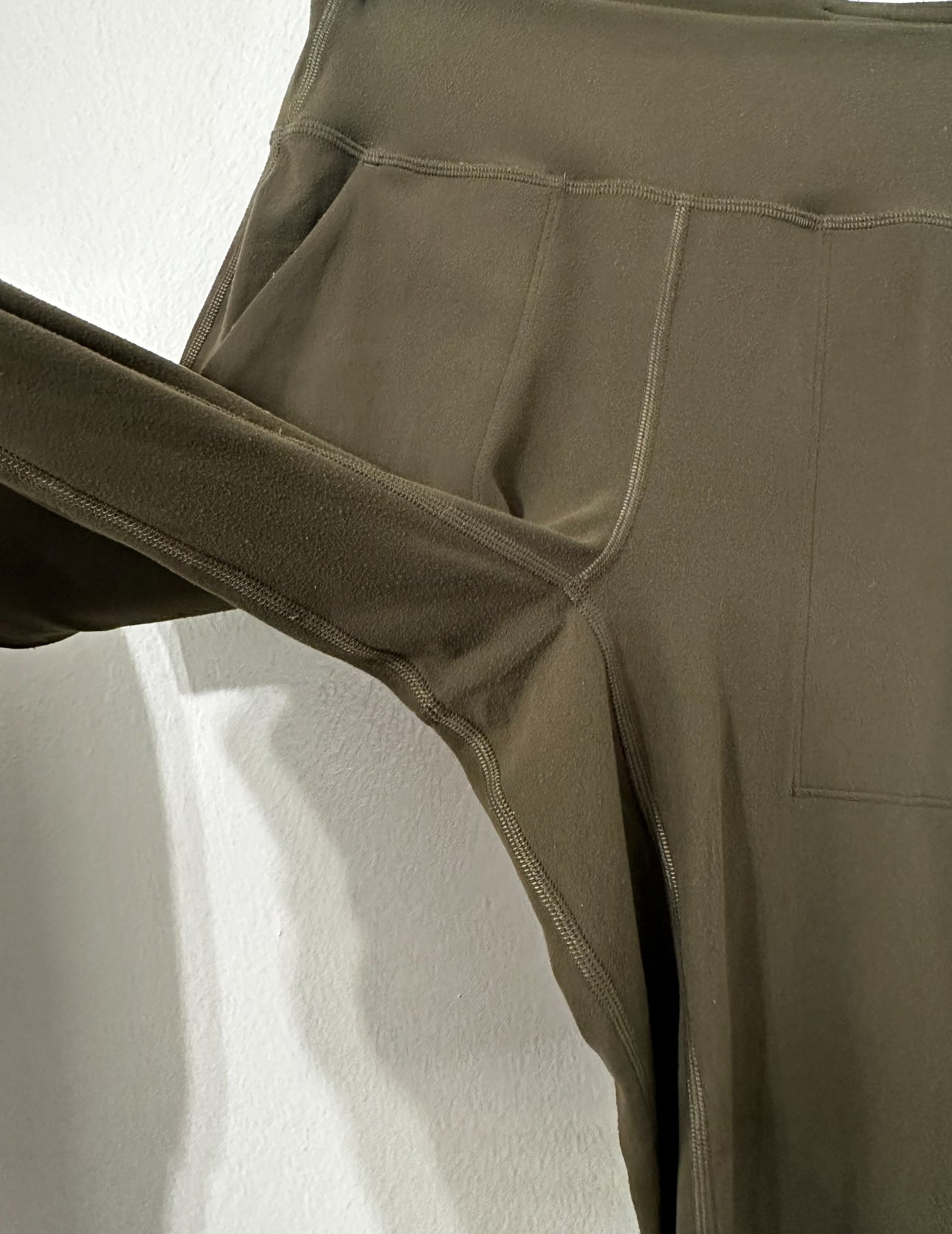 #111 Women Lululemon Align Jogger 28" Dark Olive size 4