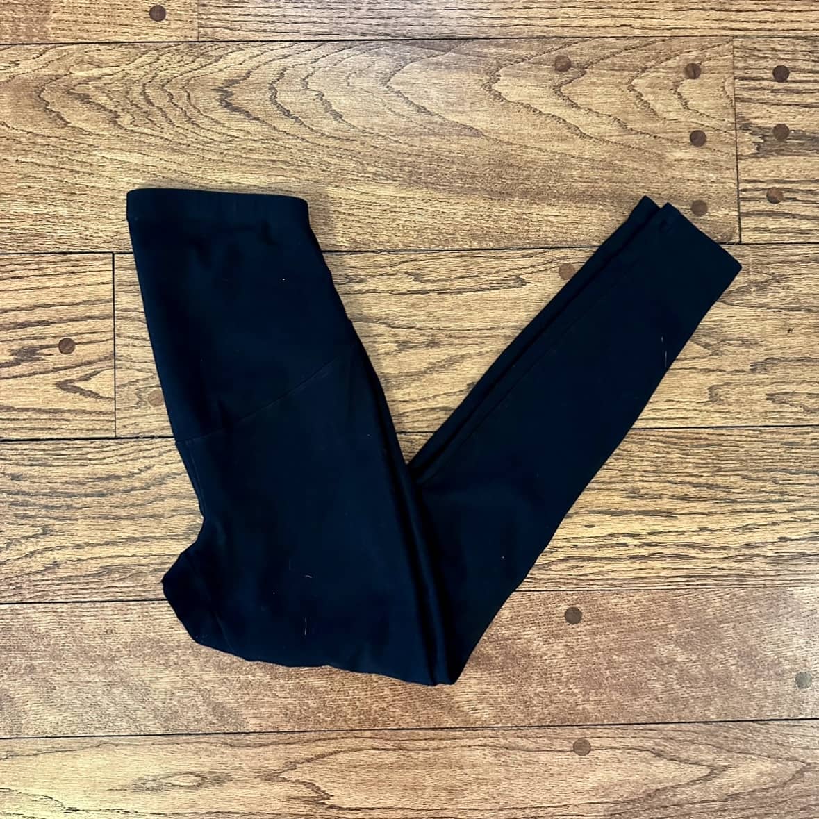 #95 EUC Womens Old Navy Active Black Maternity Leggings, size S