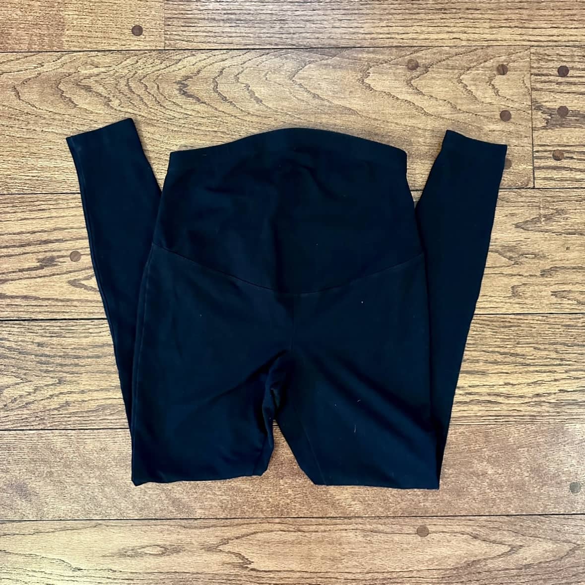 #95 EUC Womens Old Navy Active Black Maternity Leggings, size S