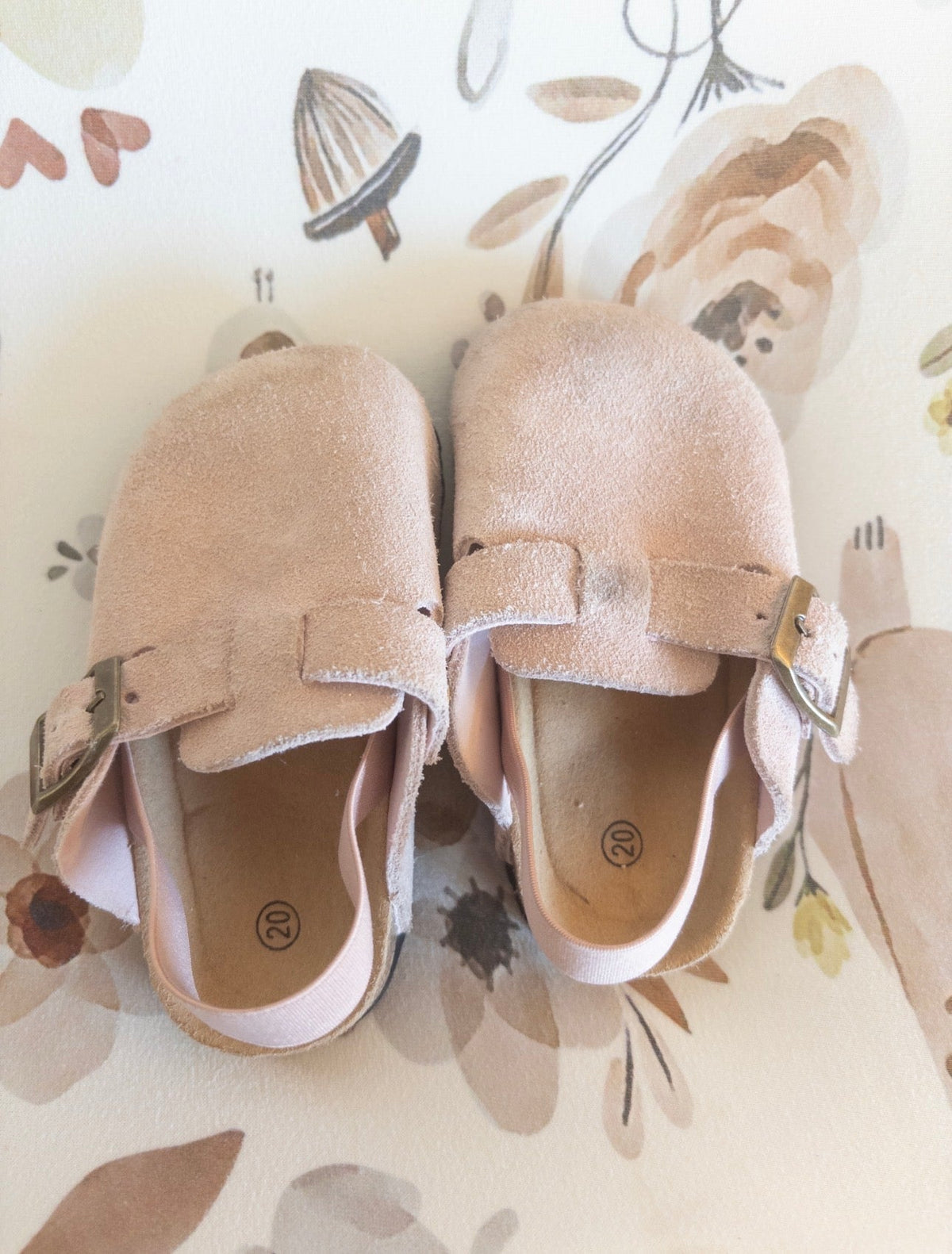 #36 Kids Suede Clogs Toddler Clogs Boys Girls Sandals Cork Adjustable Buckle Mules PINK size 4. Girls