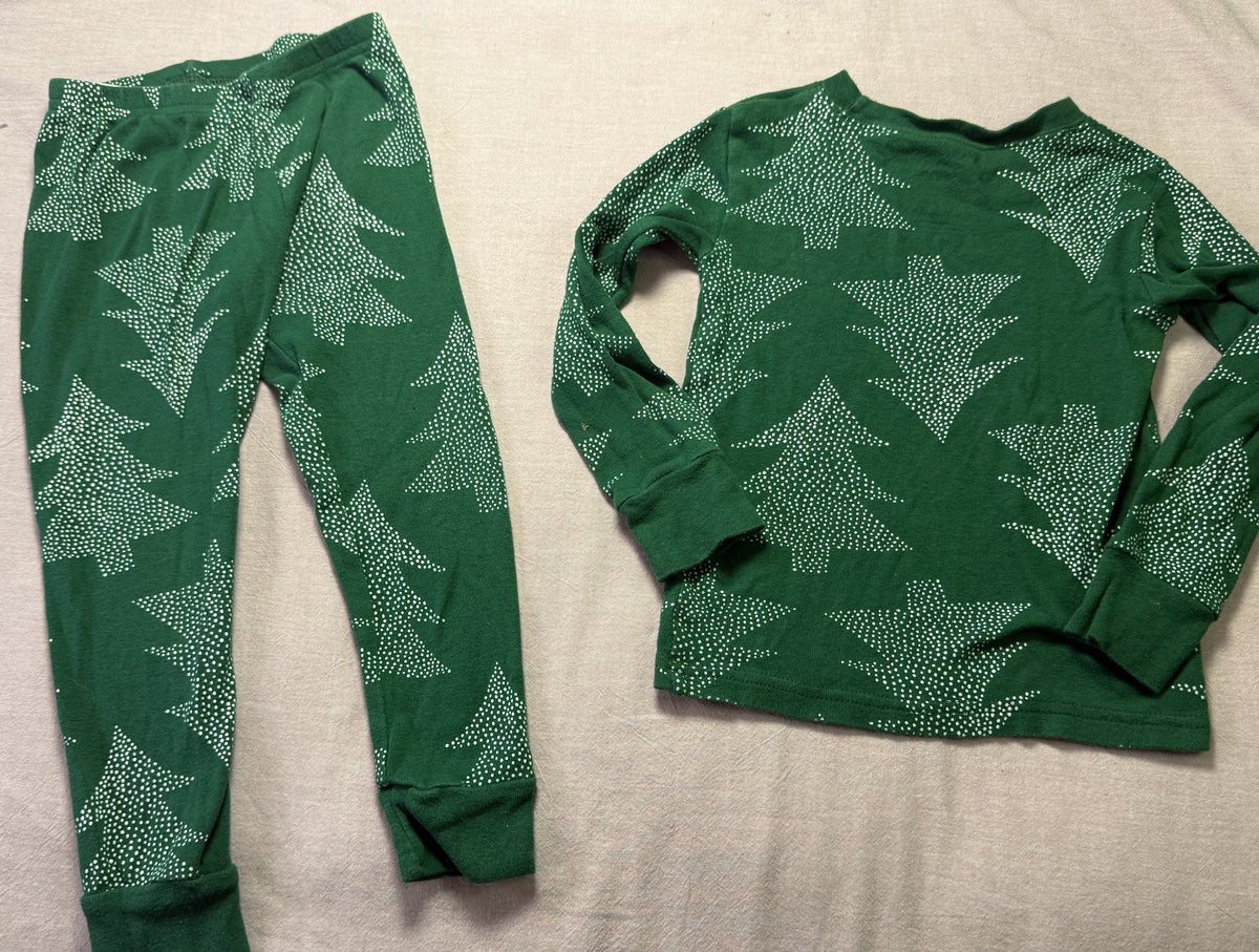 #103 Caters 2T Tree Jammies