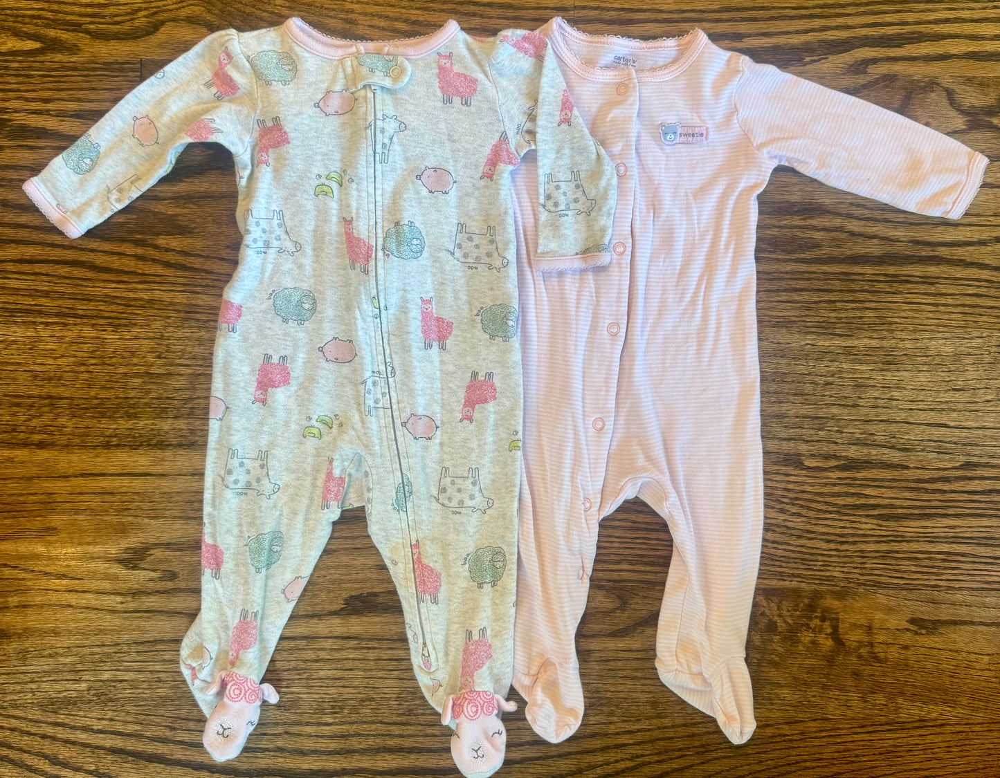 Seller #172 Carter’s set of 2 Girl Sleepers Sheep and Bear Size 6m