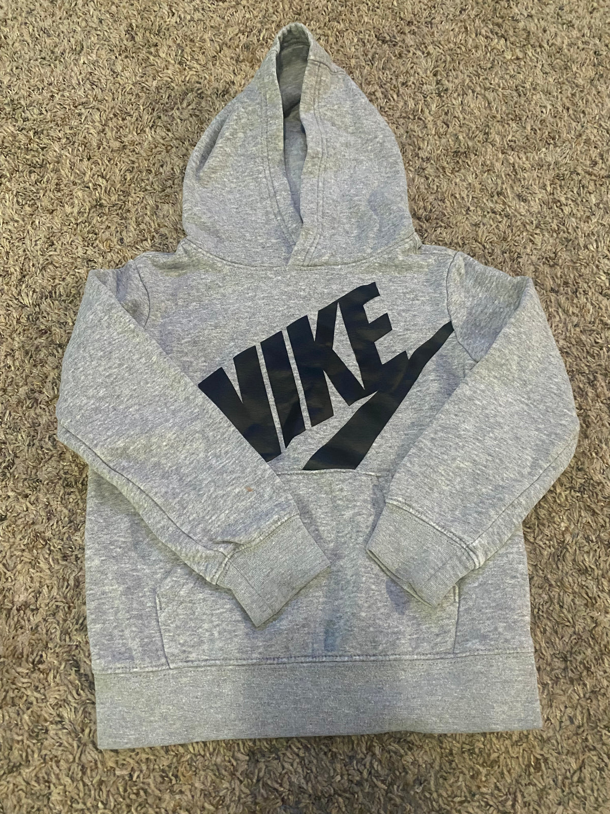 Seller #57 Boys size 4 Nike hoodie