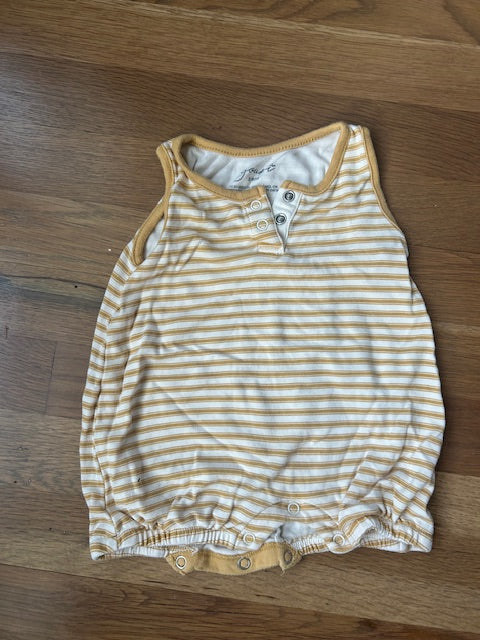 Seller #19 Goumi Bubble romper 3-6mo
