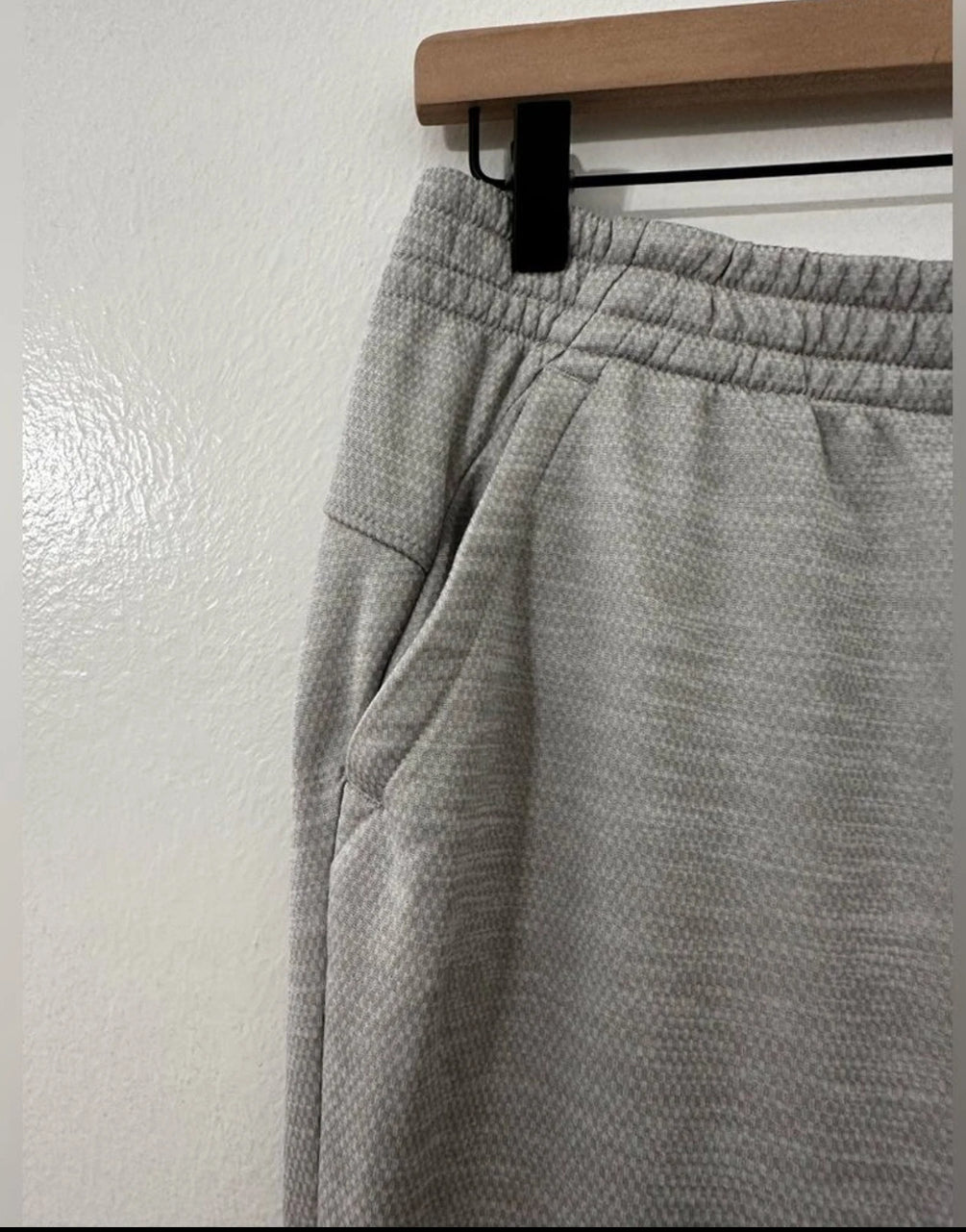 #111 Adidas Women’s Sweatpants Grey Athletic Joggers Size Medium