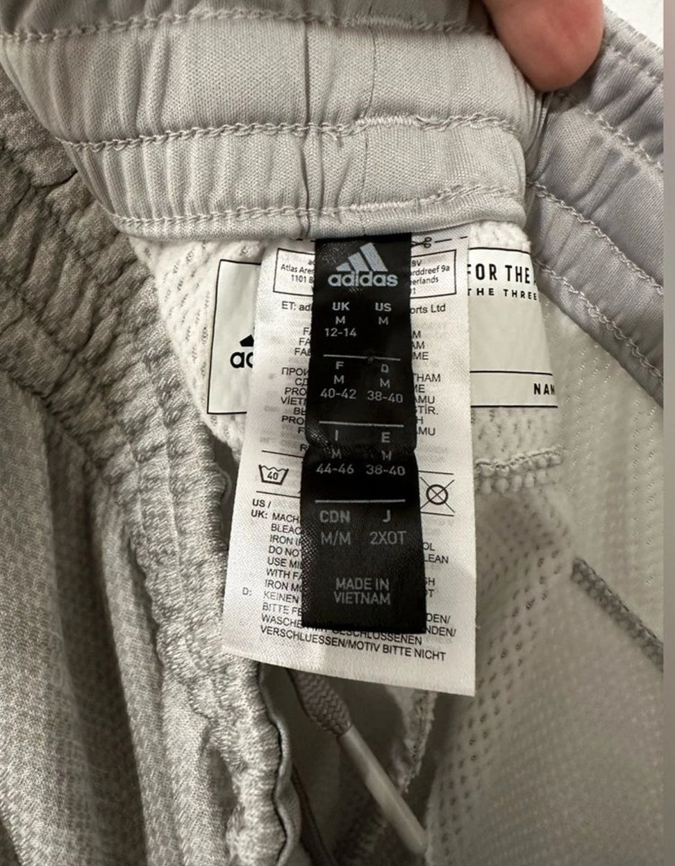 #111 Adidas Women’s Sweatpants Grey Athletic Joggers Size Medium