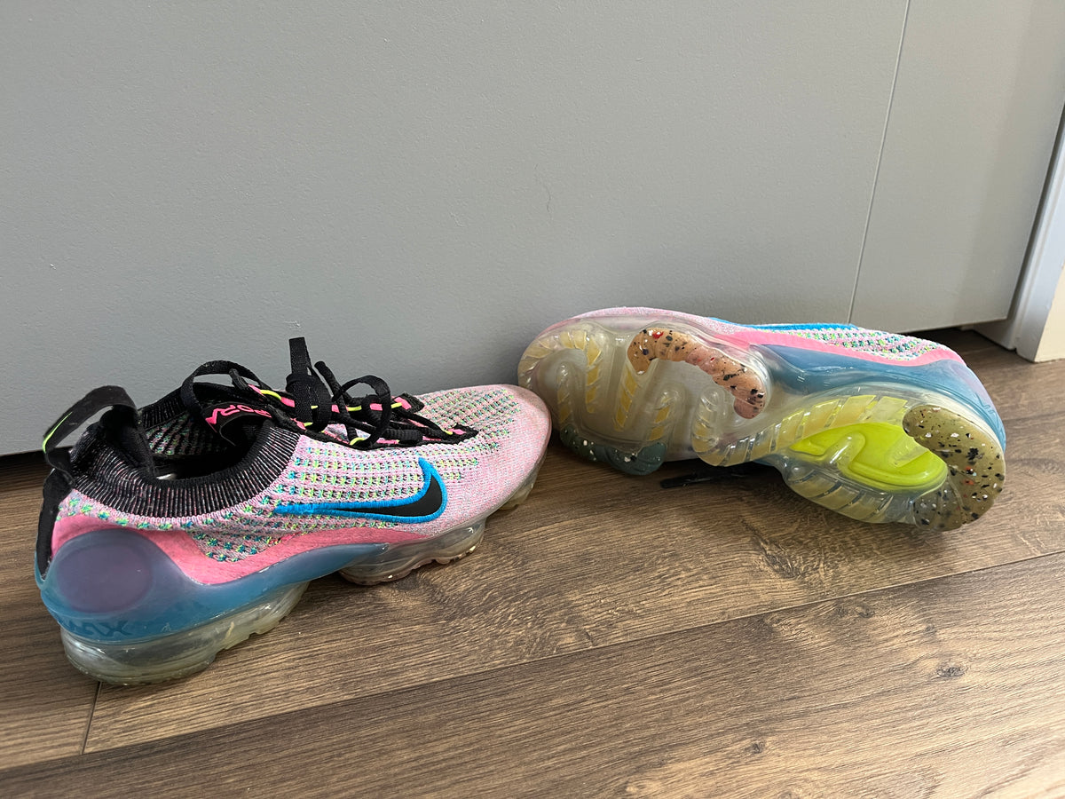 135 Women's Nike Vapor Max size 6 EUC