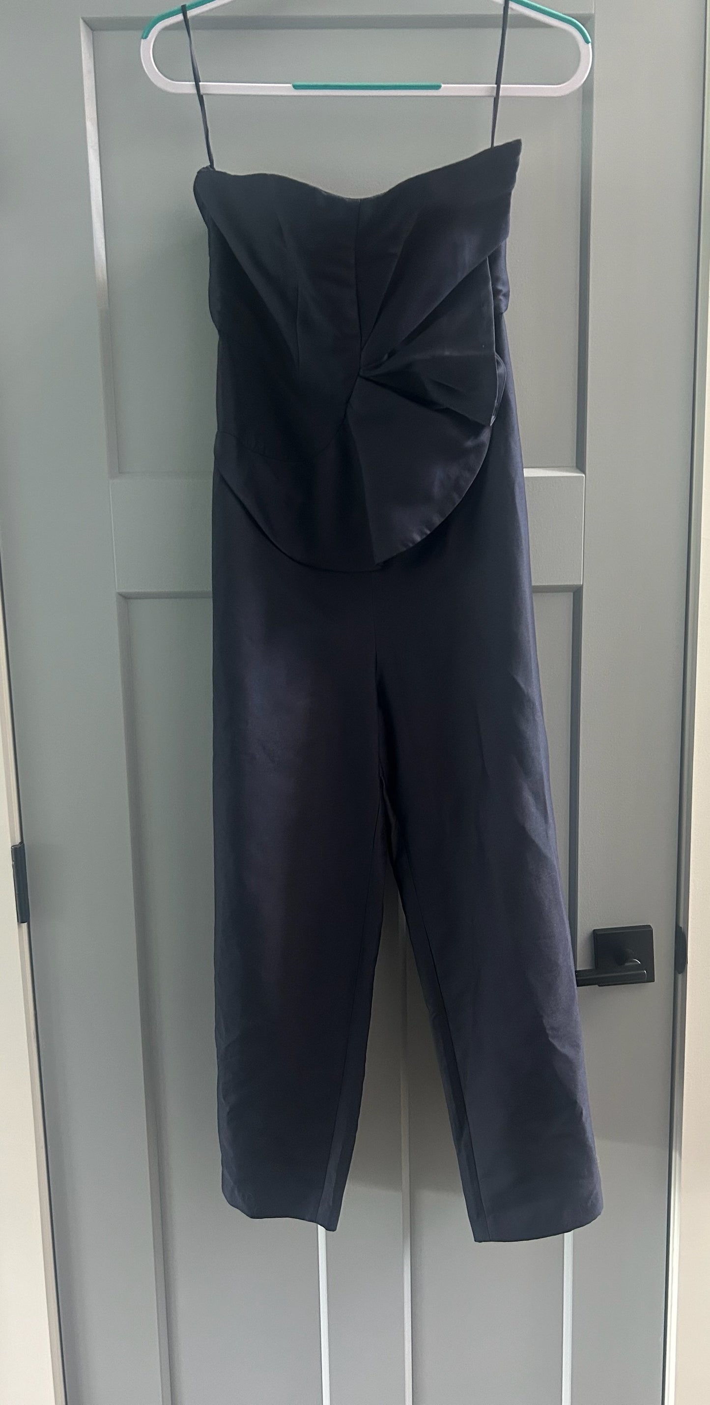 136 nwt size 2 chicwish navy jumpsuit cropped