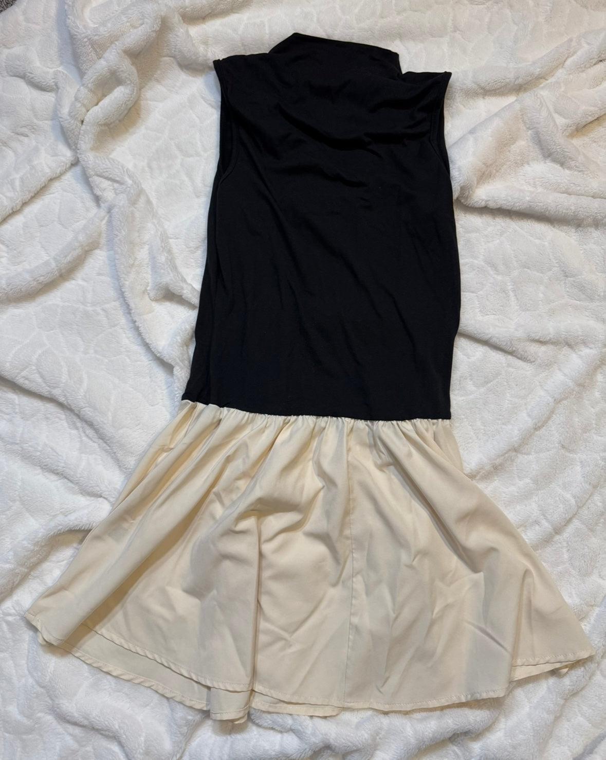 #53 women’s short dress size S