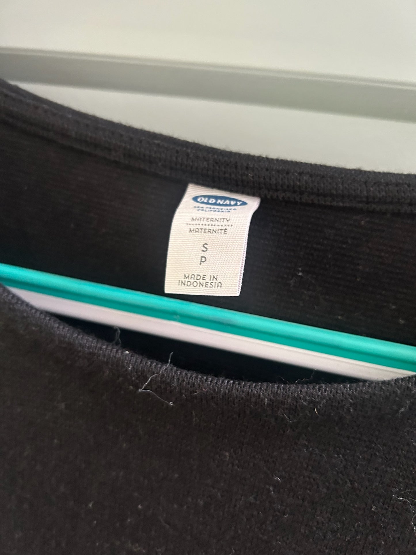 136 EUC black maternity dress old navy small