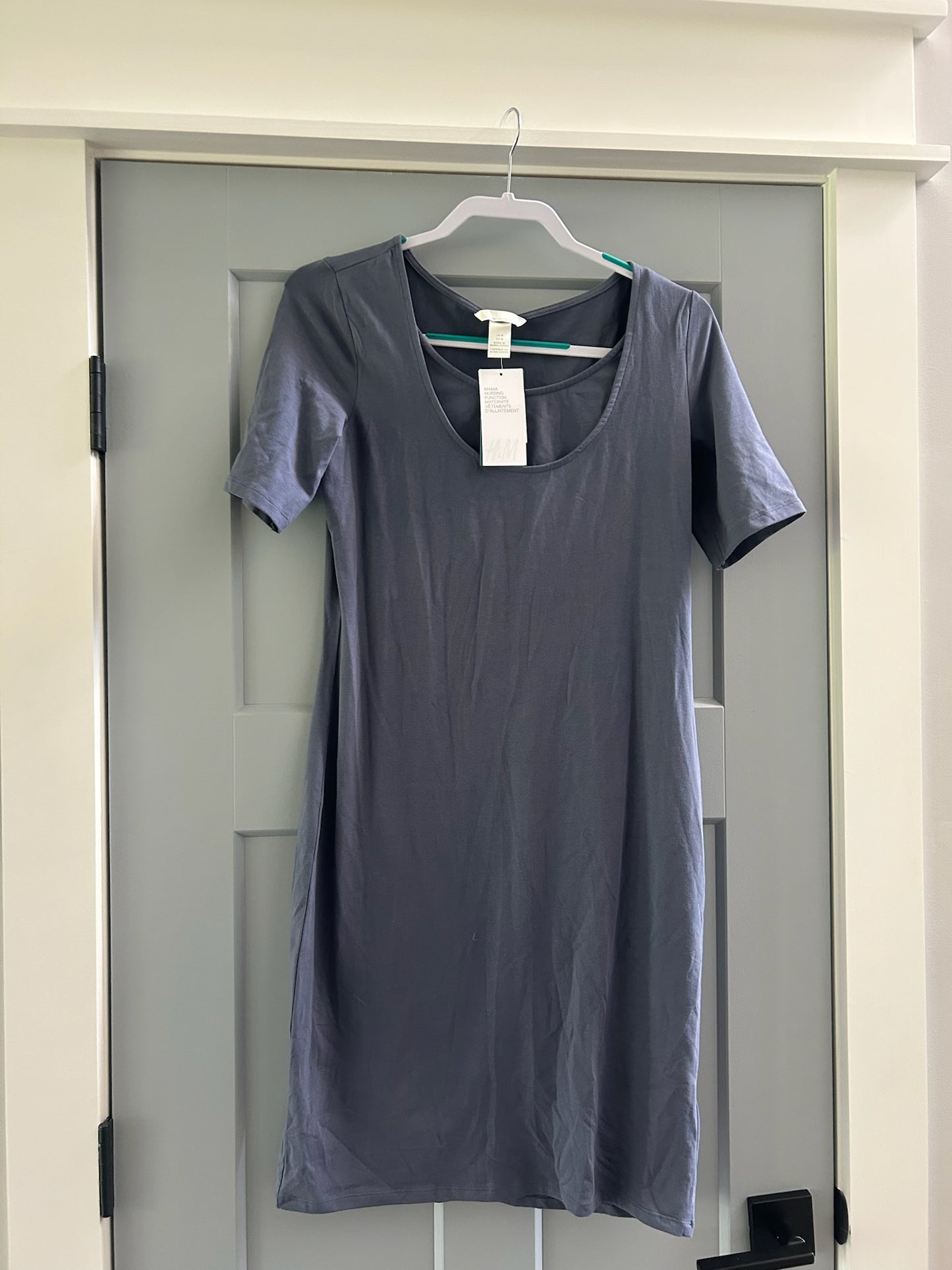 136 nwt H&M size m maternity and postpartum/nursing dress