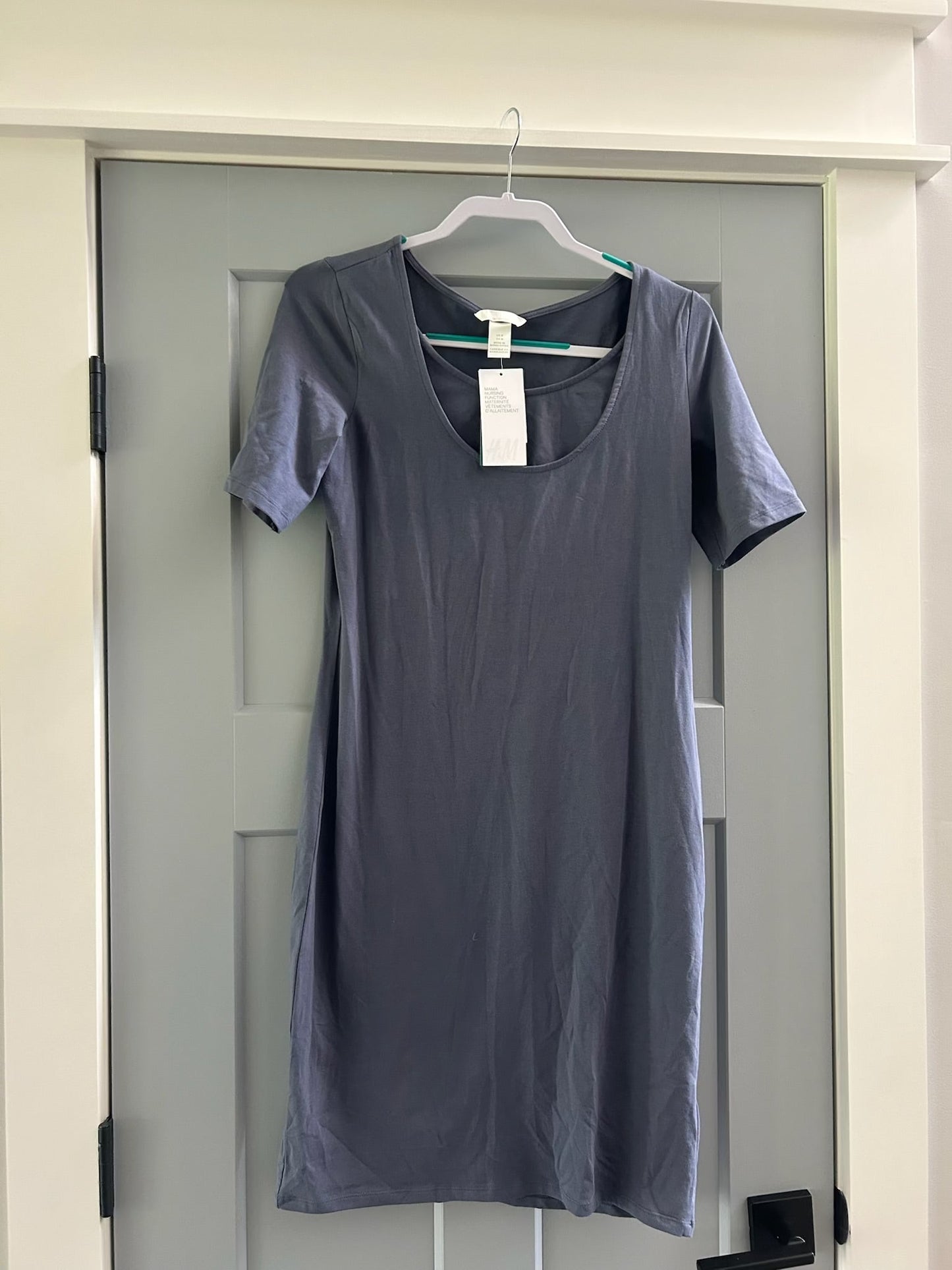 136 NWT H&M Maternity/Nursing Dress size medium
