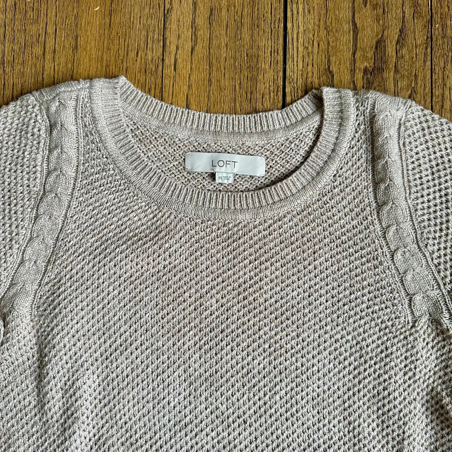 #95 EUC Womens LOFT Tan Sweater, size XS REDUCED