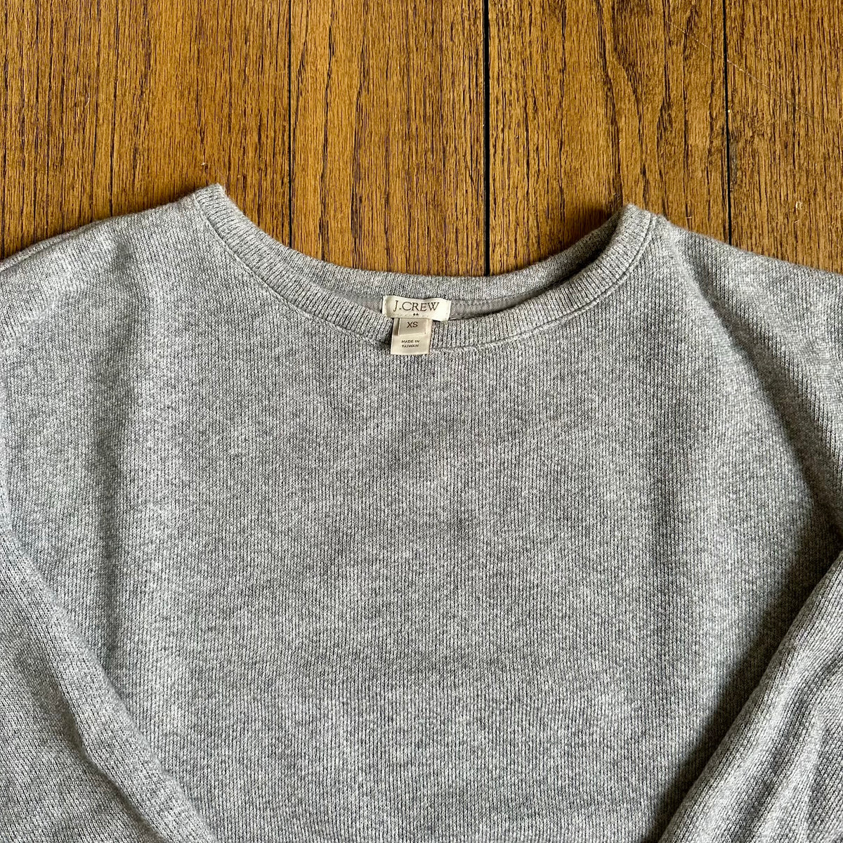 #113 EUC Womens JCrew Gray Sweater Crewneck, size XS