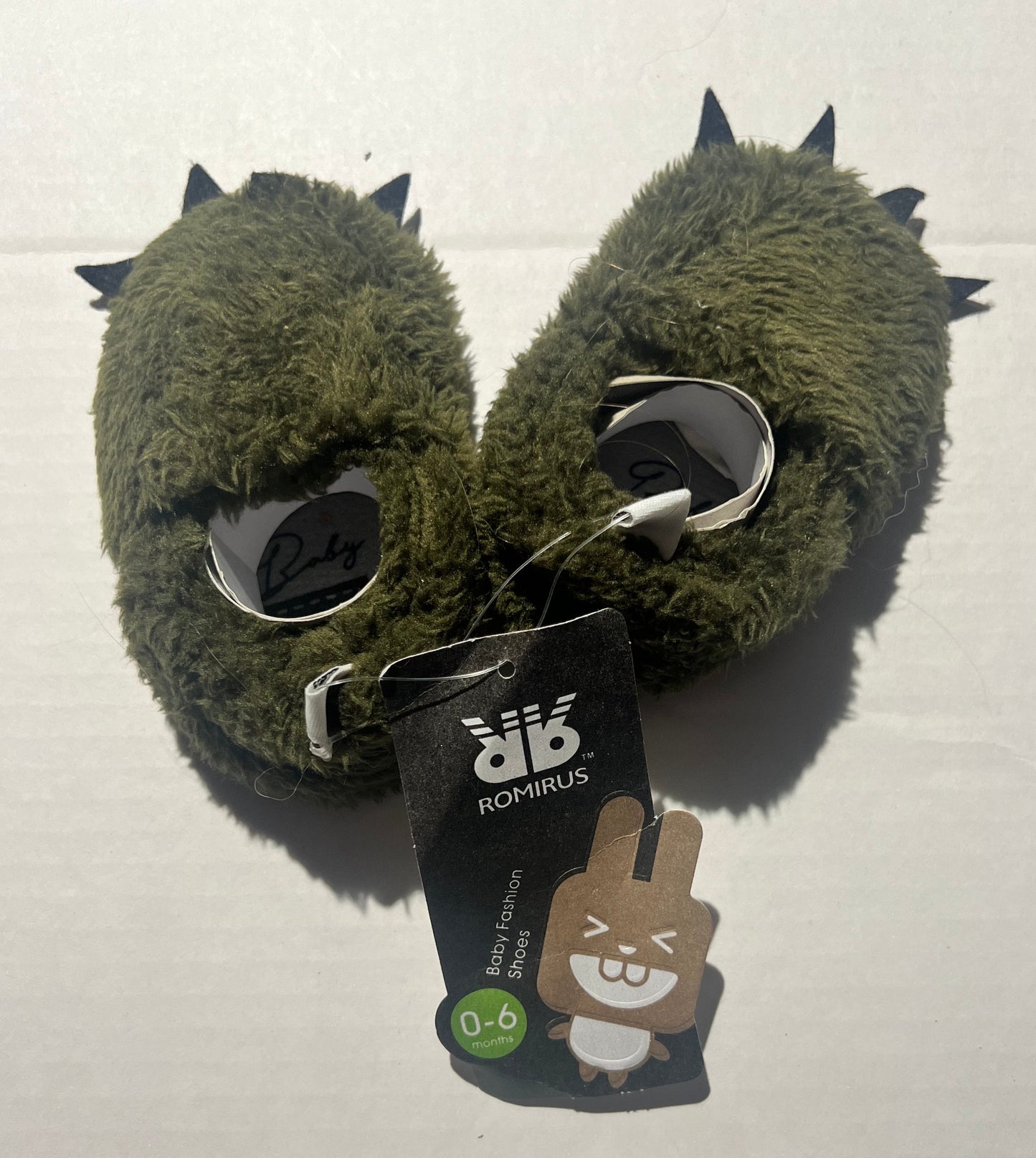 #98 Boys 6mo NWT Dino slippers