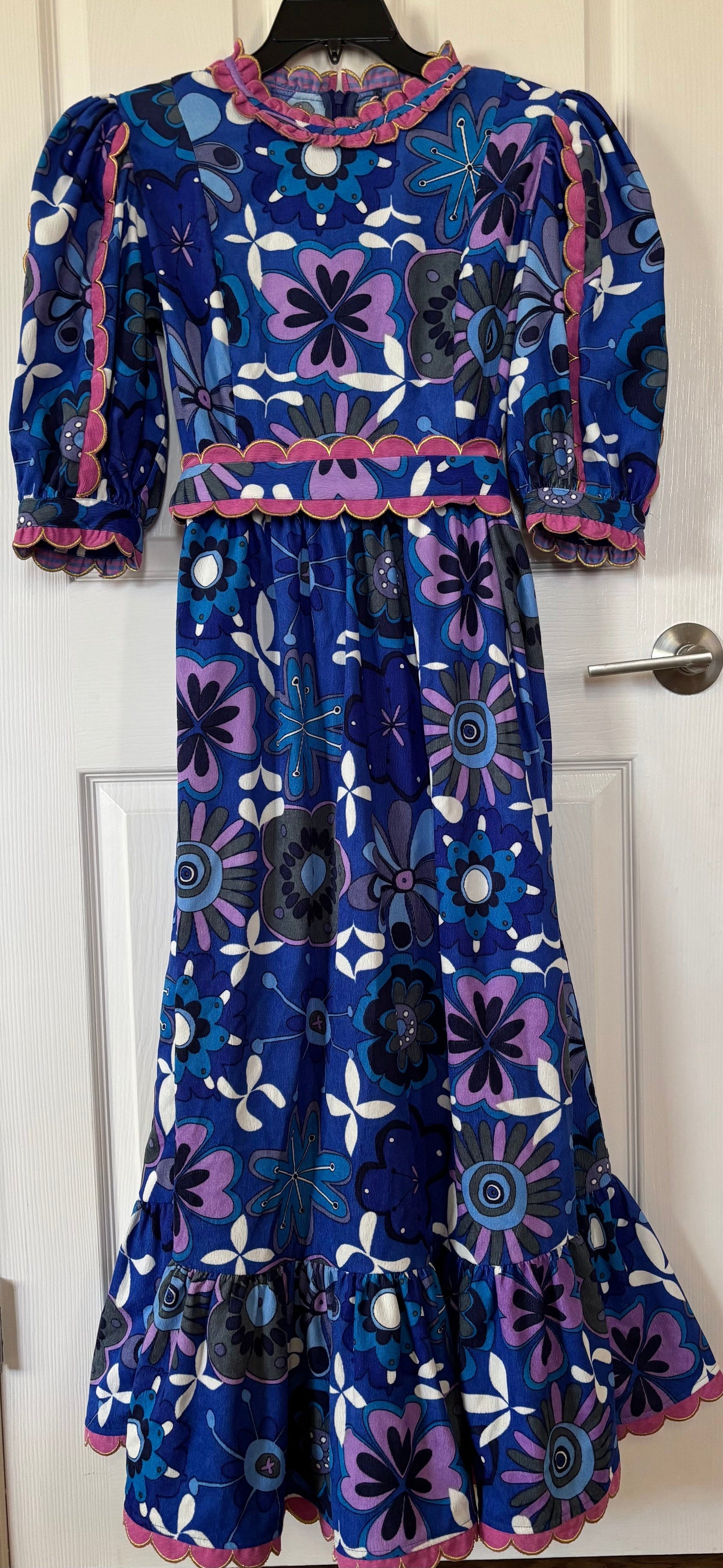 #122 NWT Celia B size medium women's corduroy dress