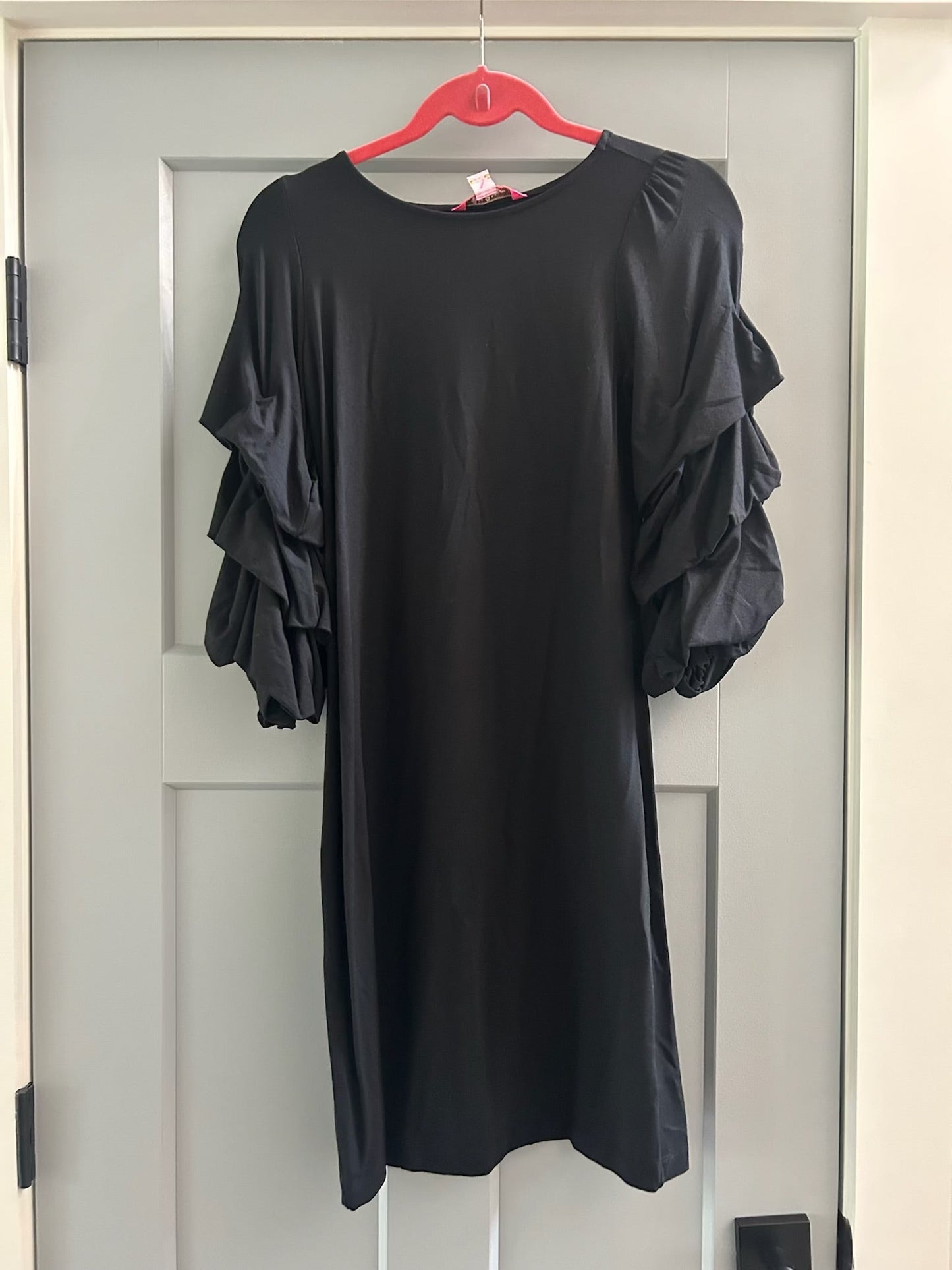 136 NWOT Size xs woman Black Lilly Pulitzer dress with ruffle sleeves