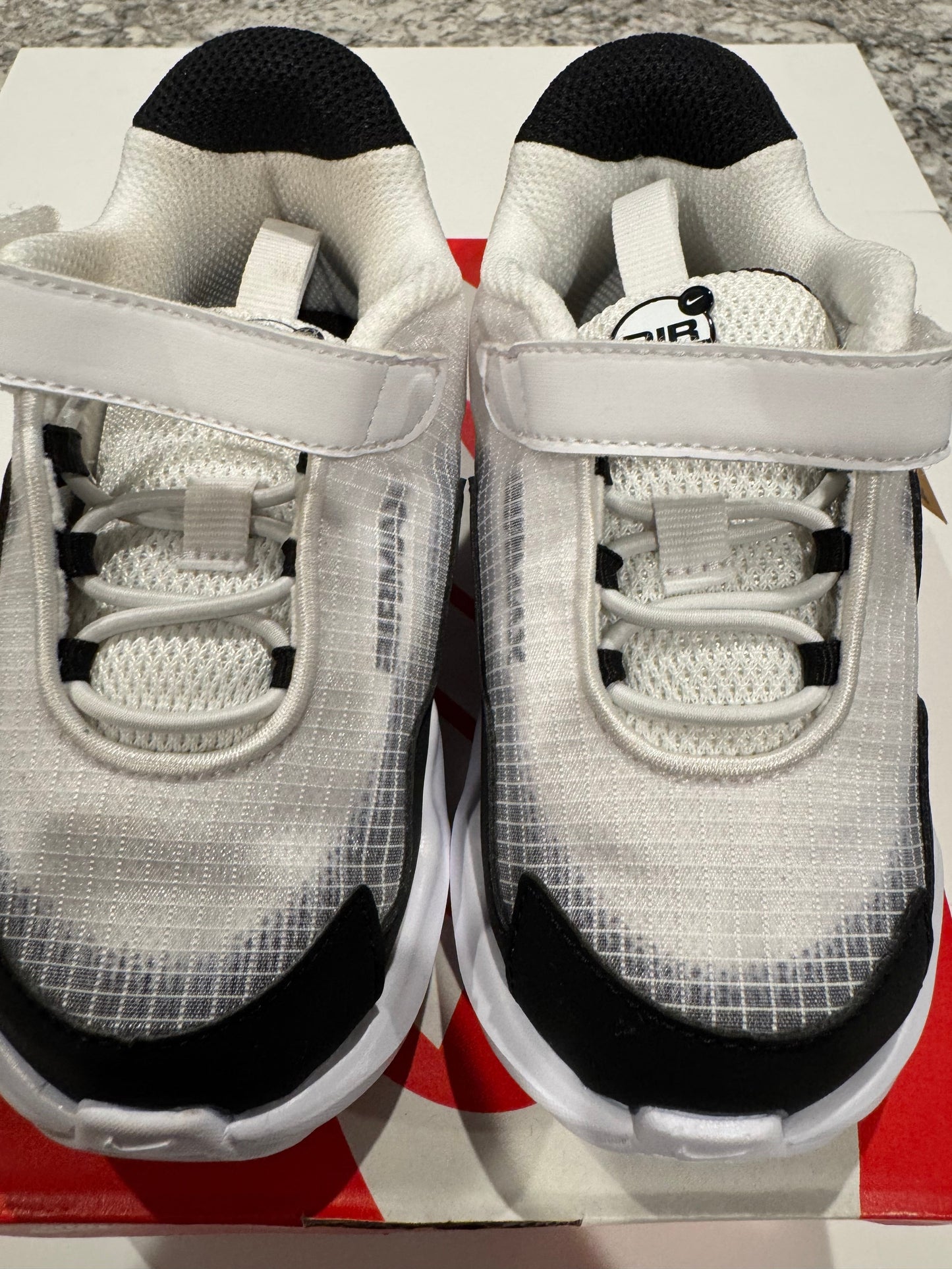 #107 REDUCED Nike Air Max Nova 8C *NWT*