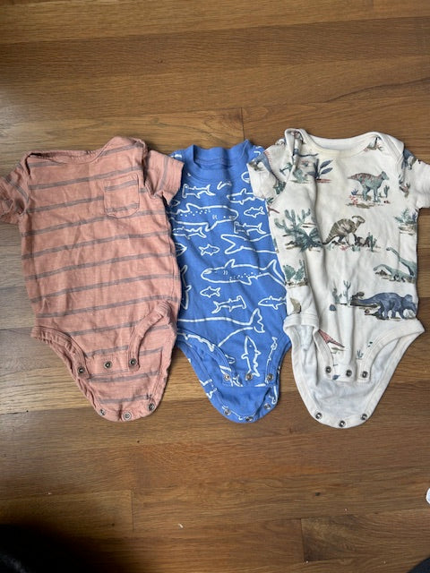 Seller #12 | Just One You Carter's | Gender Neutral Gray and White SOFT Two Piece Outfit | EUC | Size 3 months