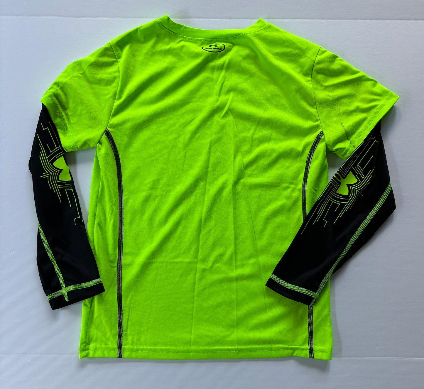 #101 Under Armour Layered Long Sleeve Boys Size Small/7