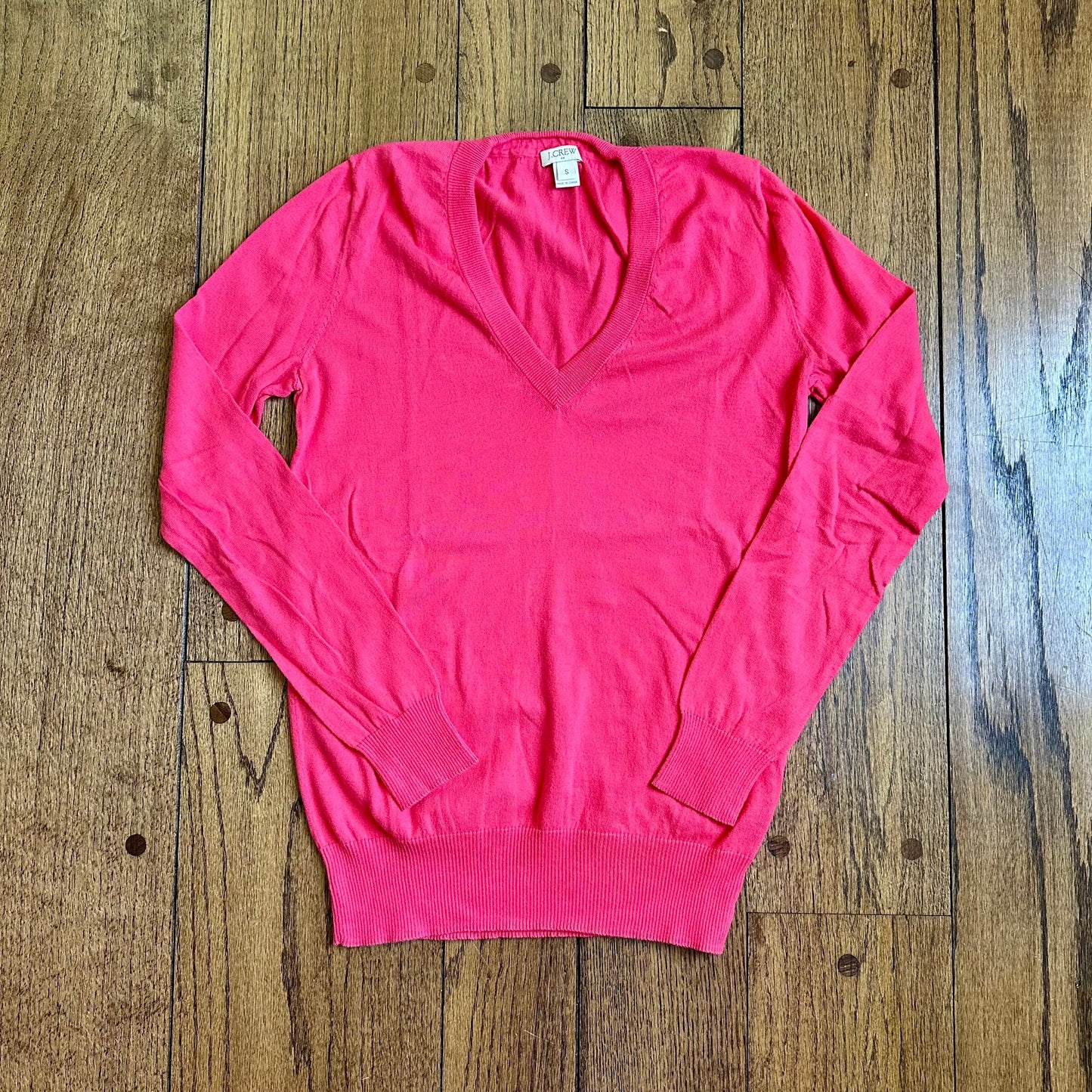 #95 EUC Womens JCrew Pink Vneck Sweater, size S