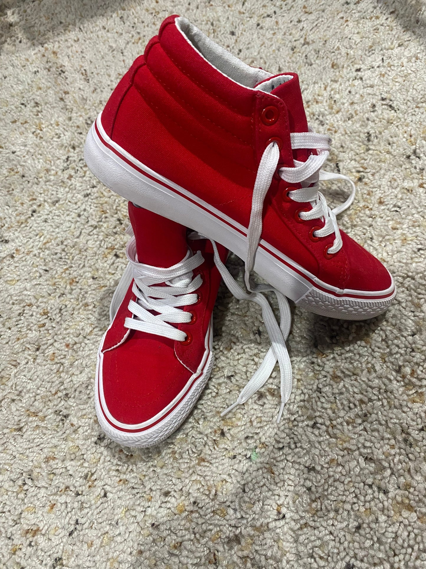 Seller #121 Girls Size 5 Like new high tops