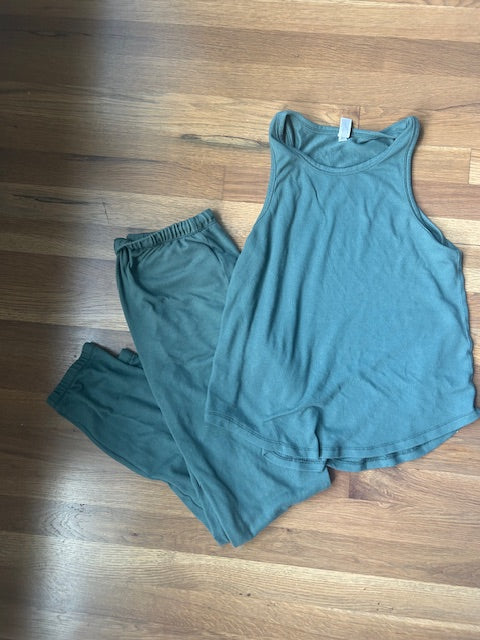 Seller #19 Women's two piece pajama set - small