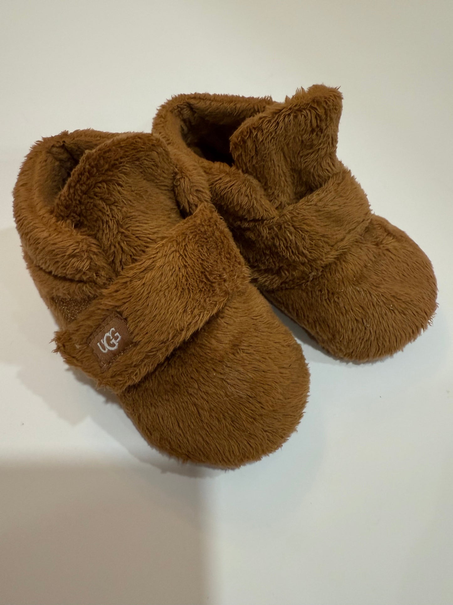 #50 • Boys • Ugg • 4/5 Baby (12-18 Months) • EUC